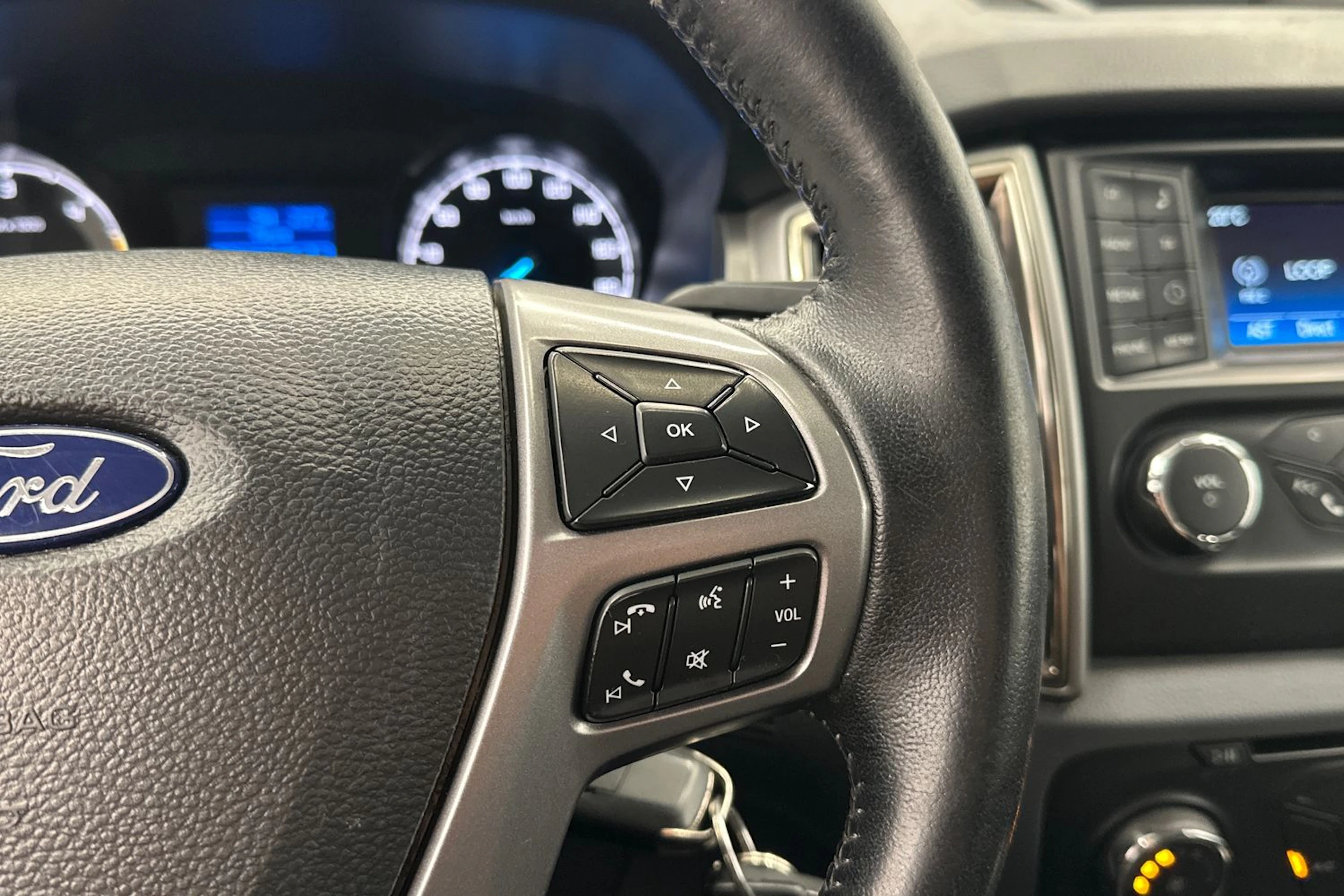Harmaa Ford RANGER 2019 kuva 12.
