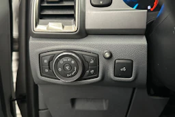 Harmaa Ford RANGER 2019 kuva 13.