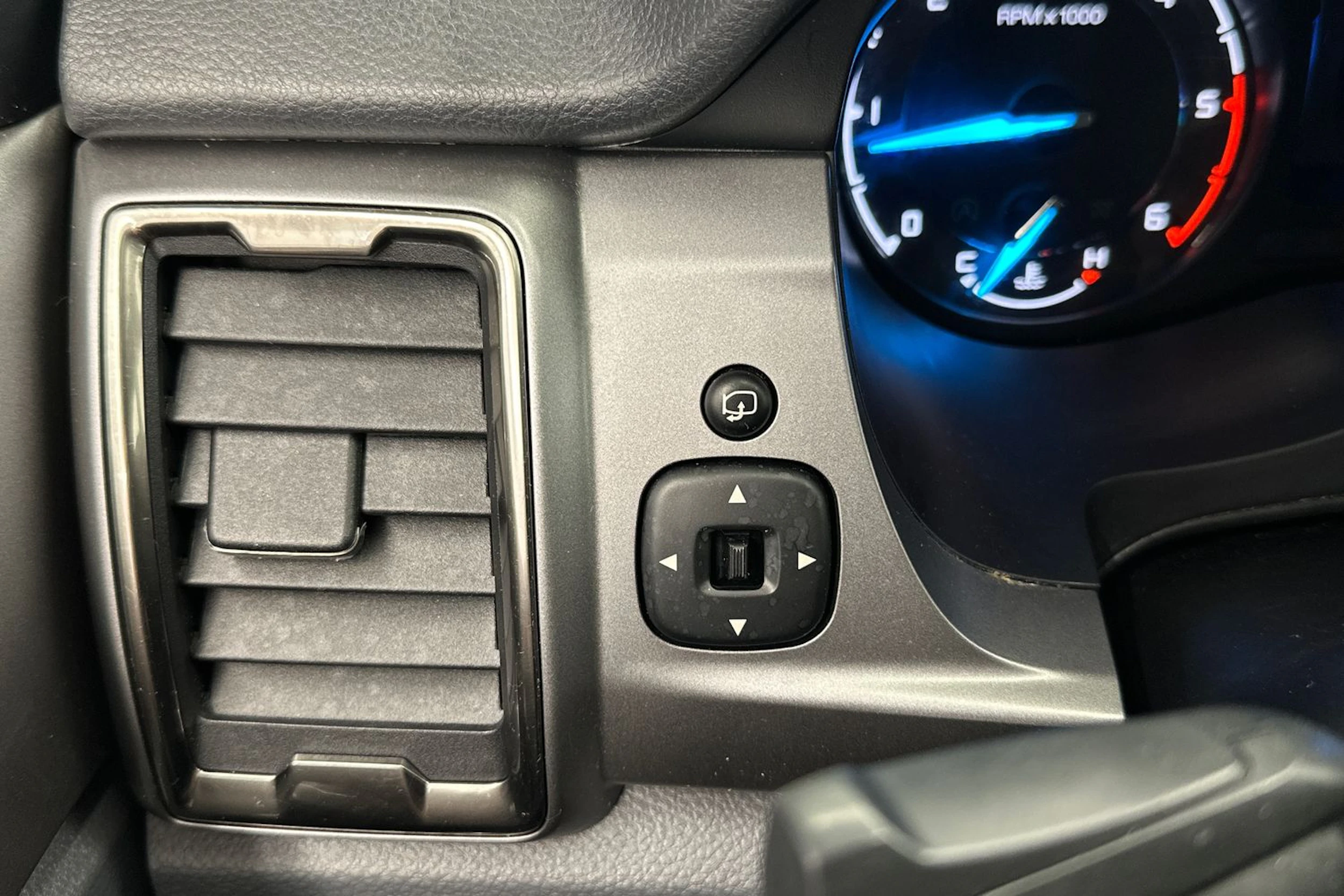 Harmaa Ford RANGER 2019 kuva 14.