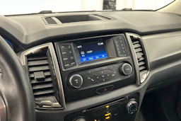 Harmaa Ford RANGER 2019 kuva 15.