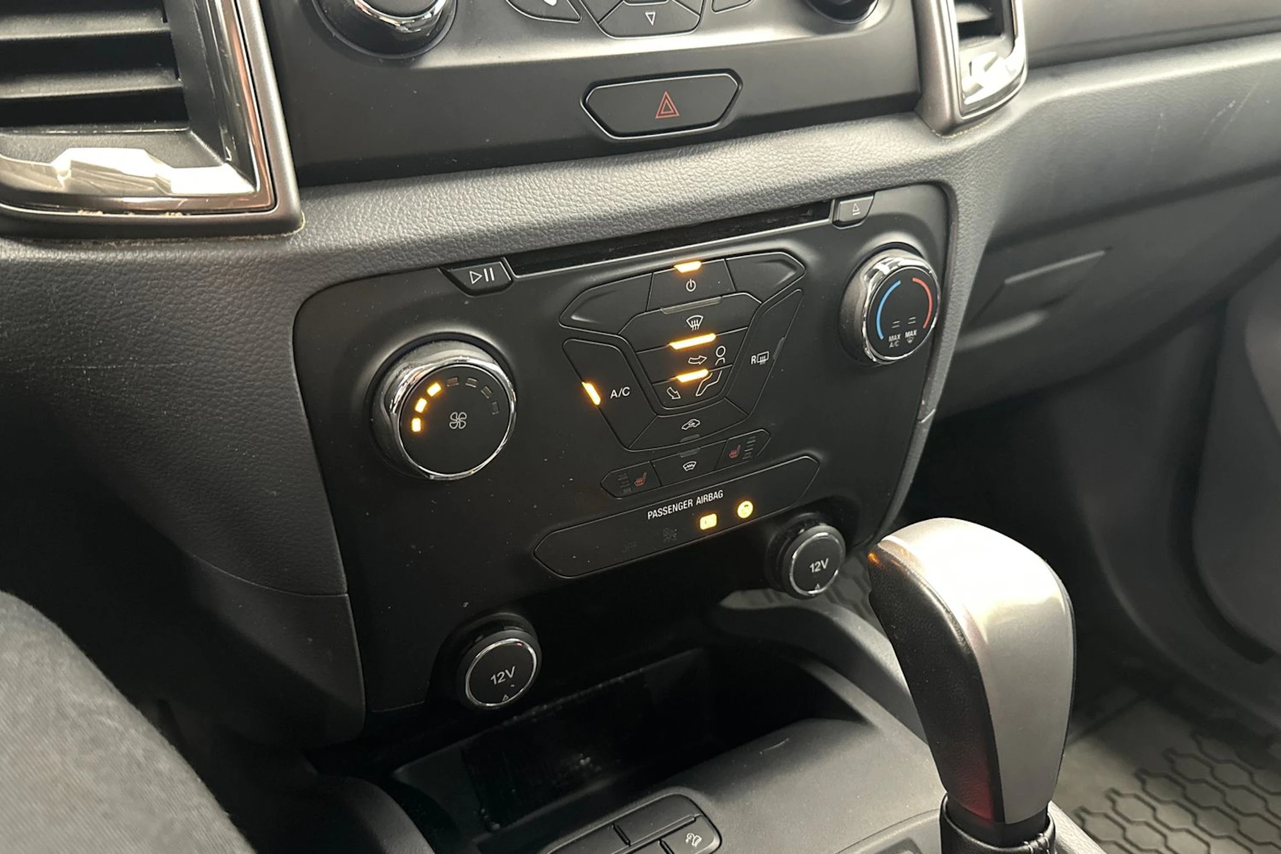 Harmaa Ford RANGER 2019 kuva 16.