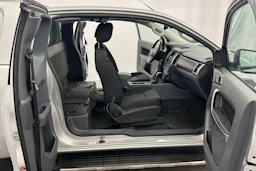 Harmaa Ford RANGER 2019 kuva 18.