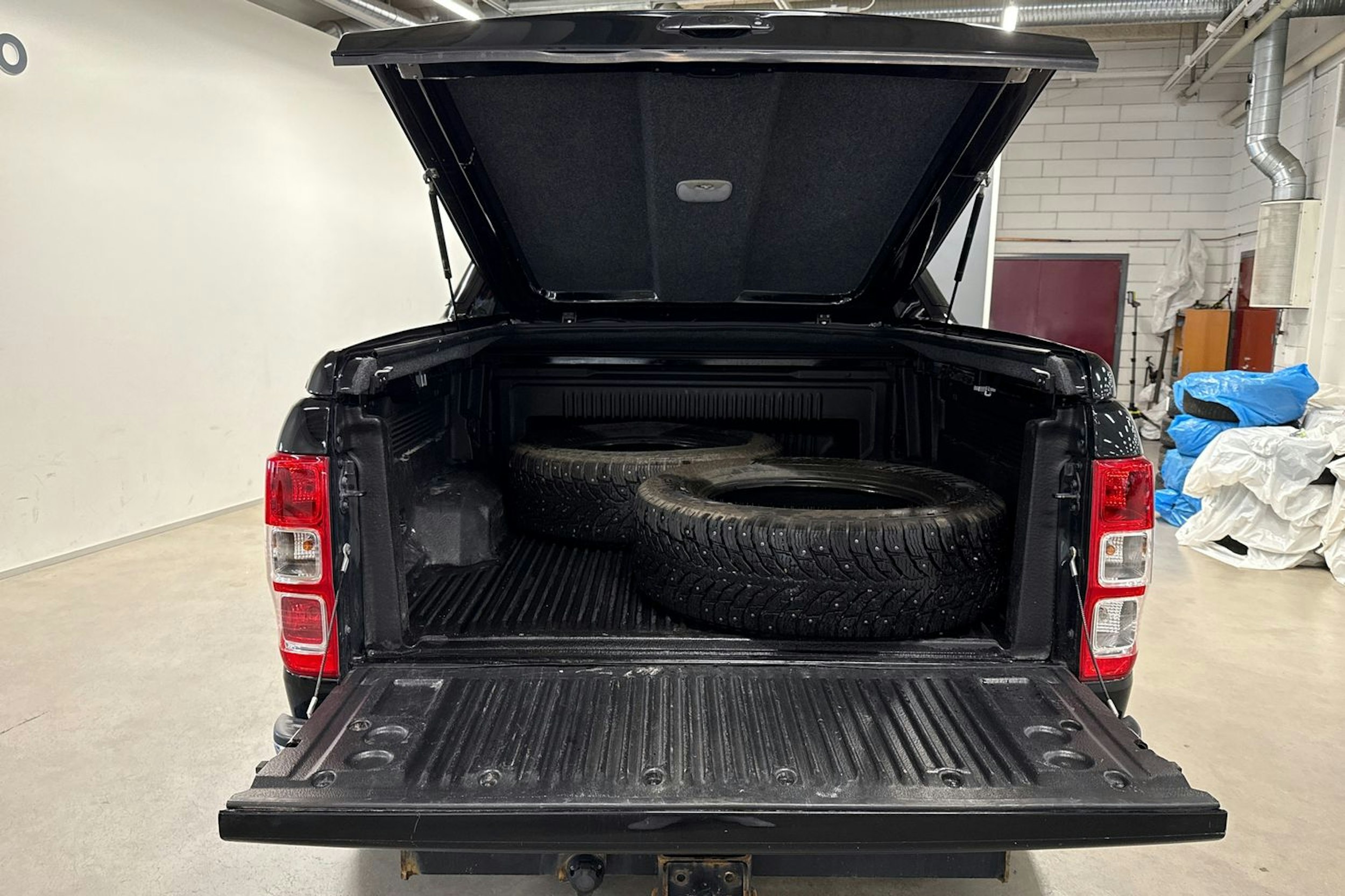 musta Ford Ranger 2020 kuva 27.