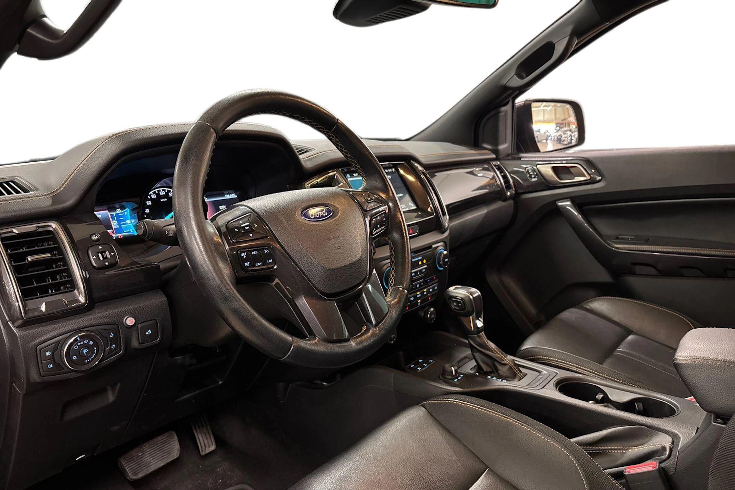oranssi Ford Ranger 2020 kuva 3.