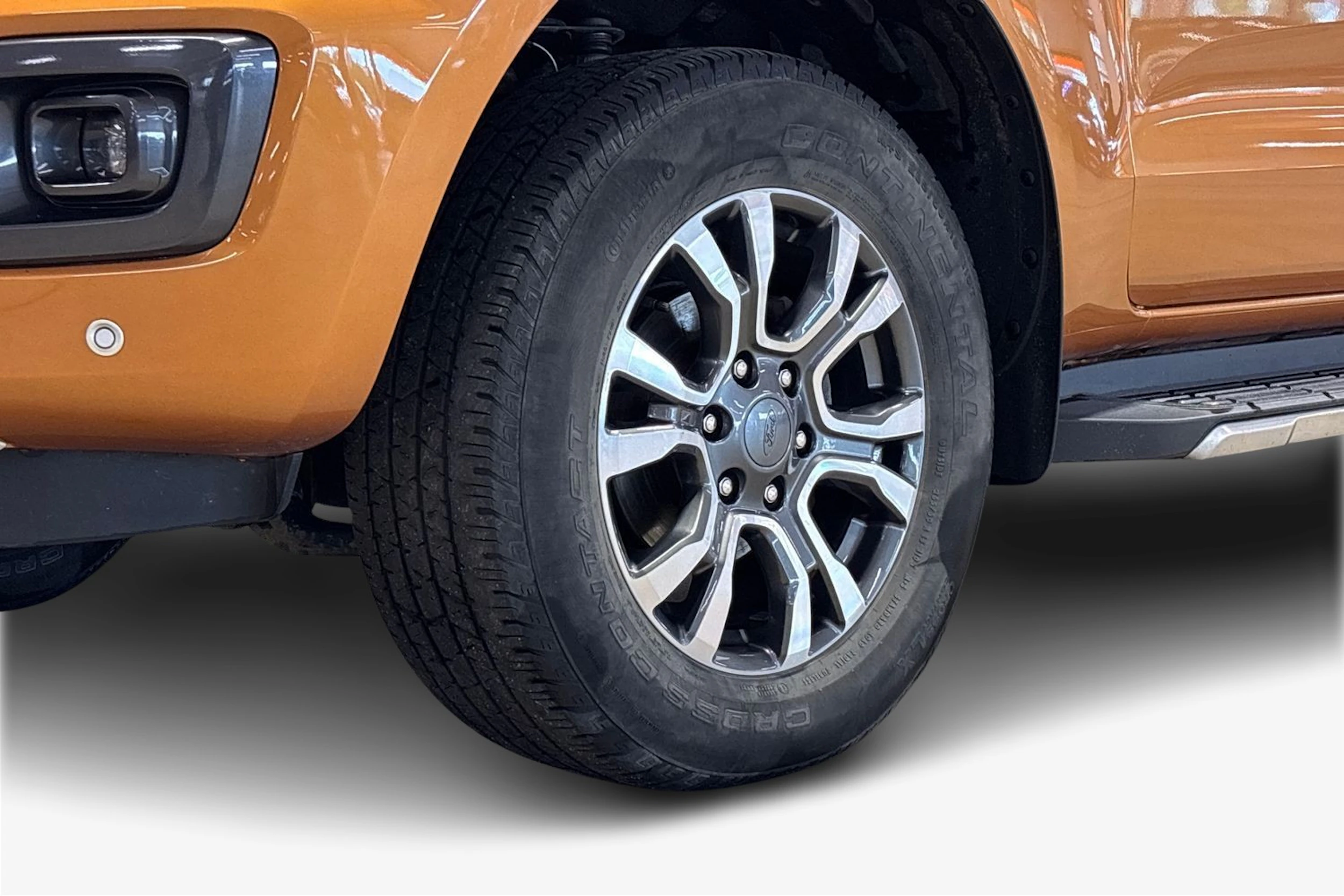 oranssi Ford Ranger 2020 kuva 12.