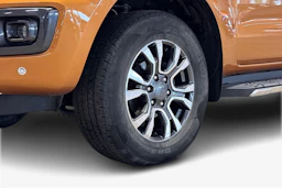 oranssi Ford Ranger 2020 kuva 12.