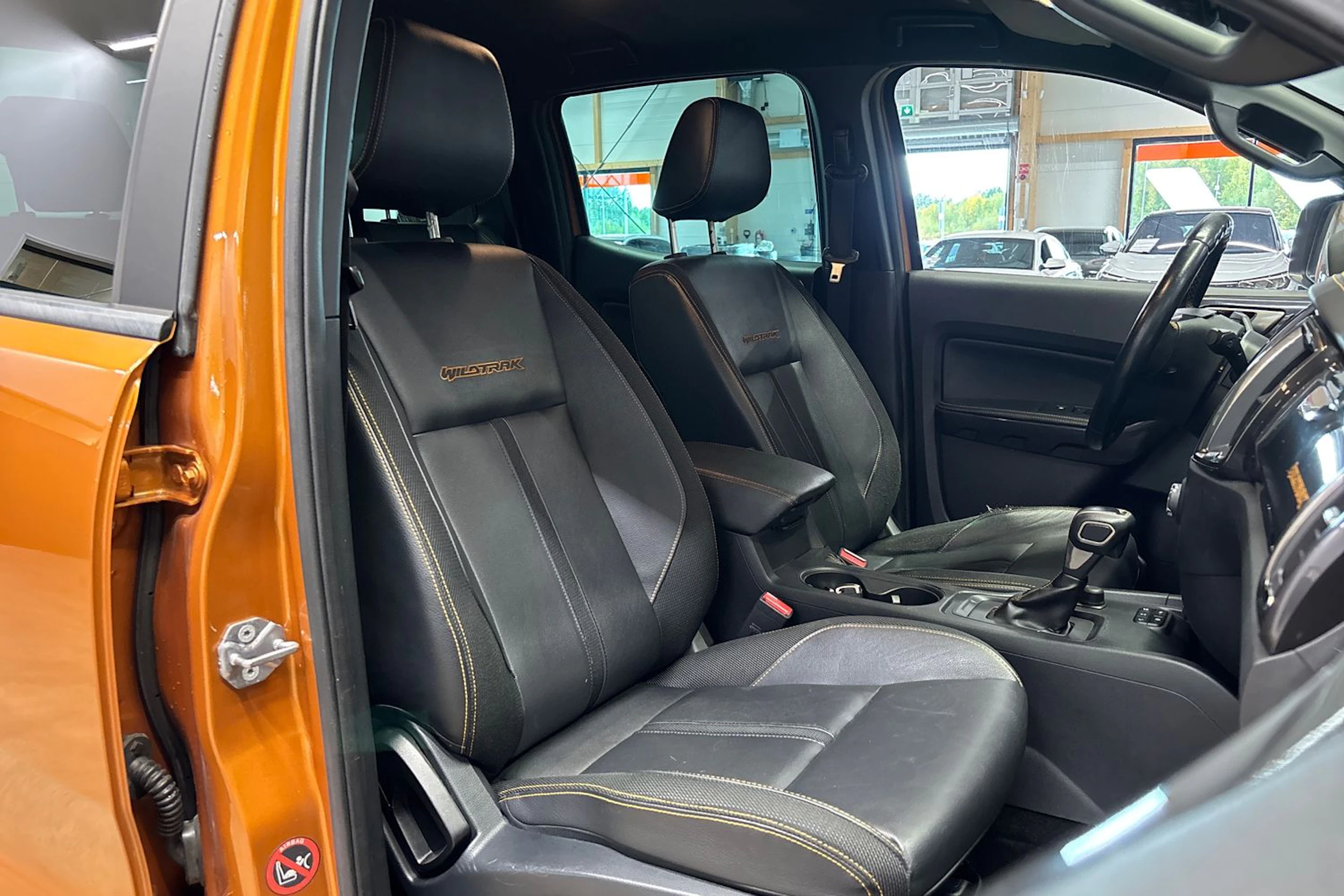oranssi Ford Ranger 2020 kuva 15.