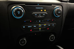 oranssi Ford Ranger 2020 kuva 34.