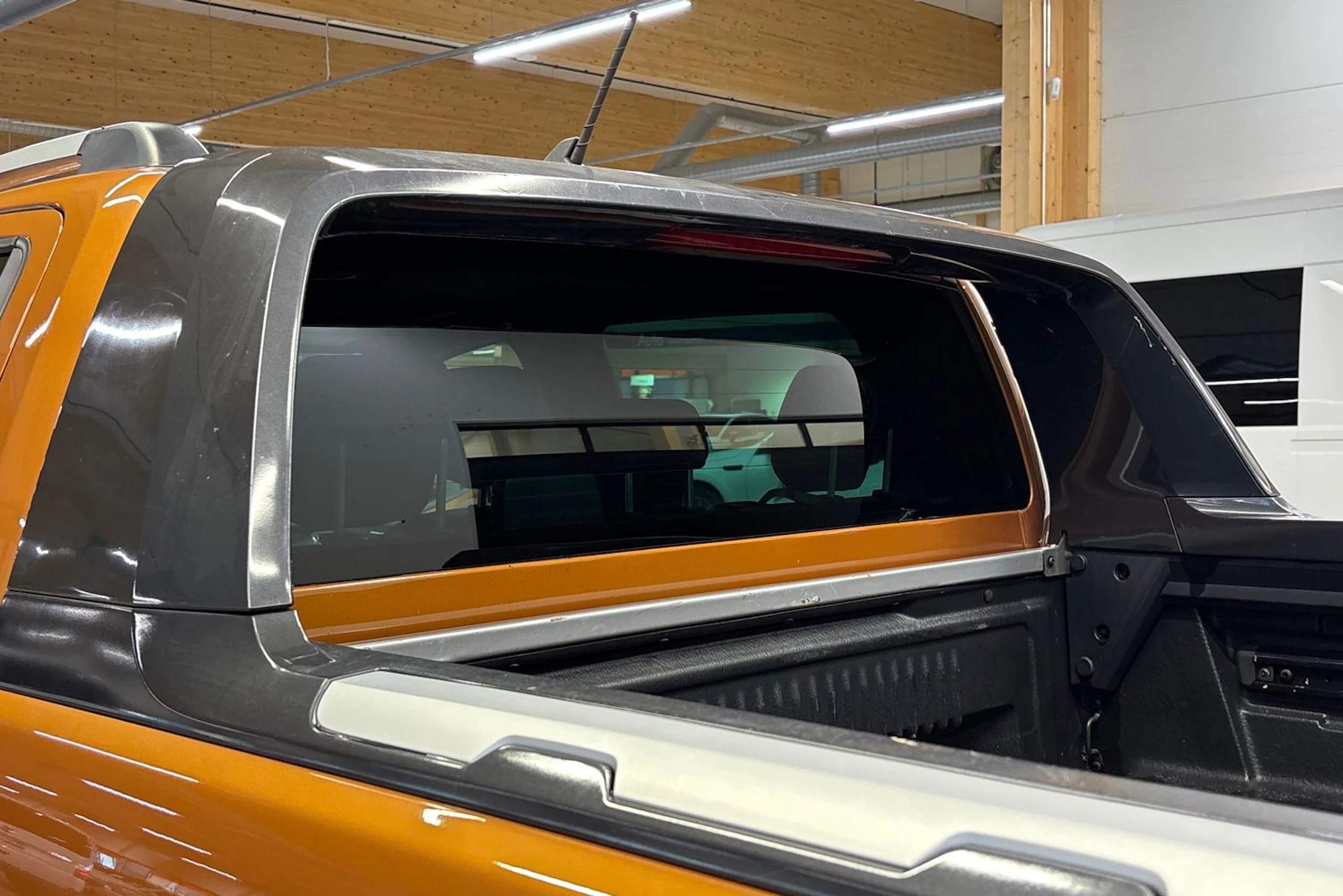 oranssi Ford Ranger 2020 kuva 39.