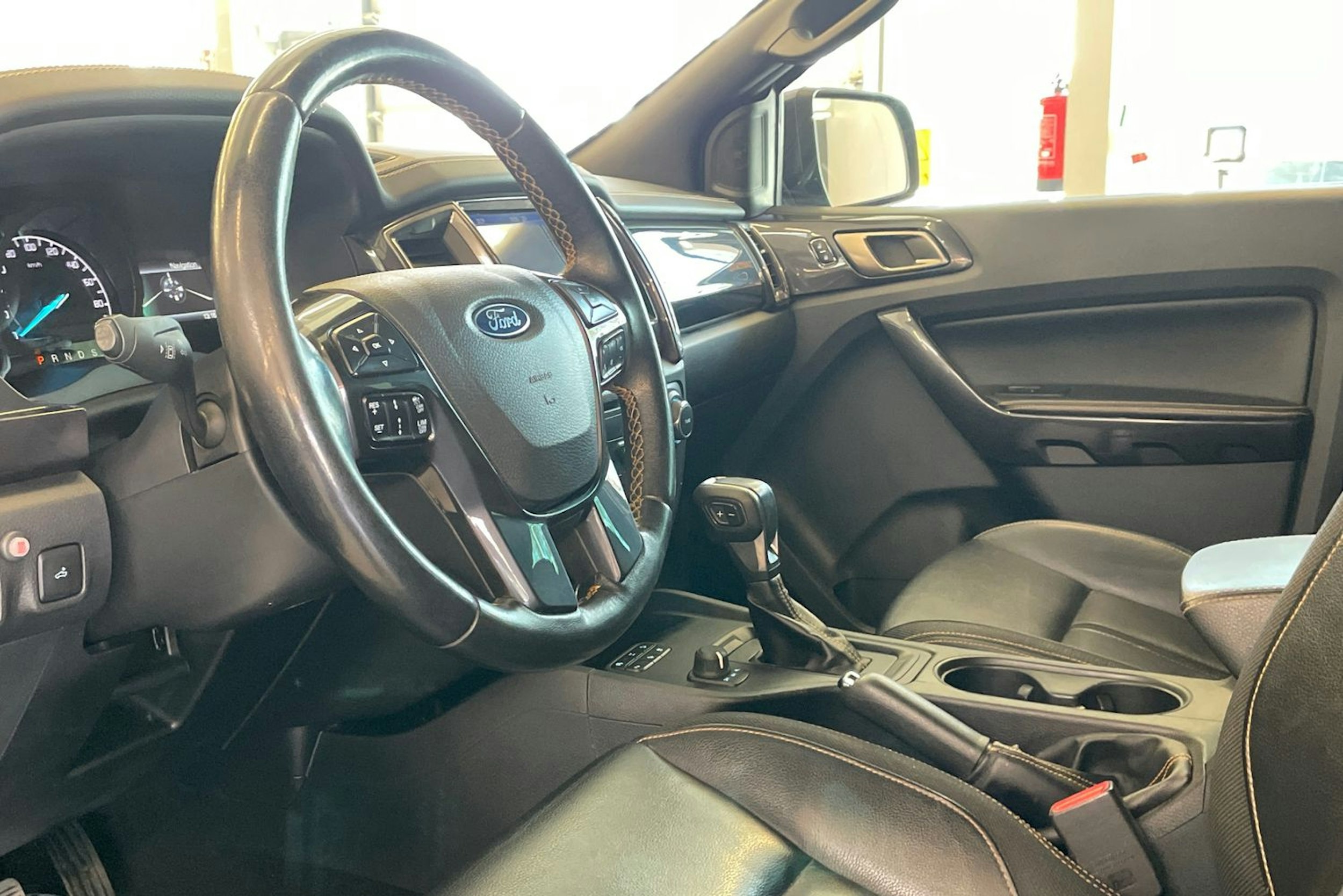 musta Ford Ranger 2020 kuva 16.