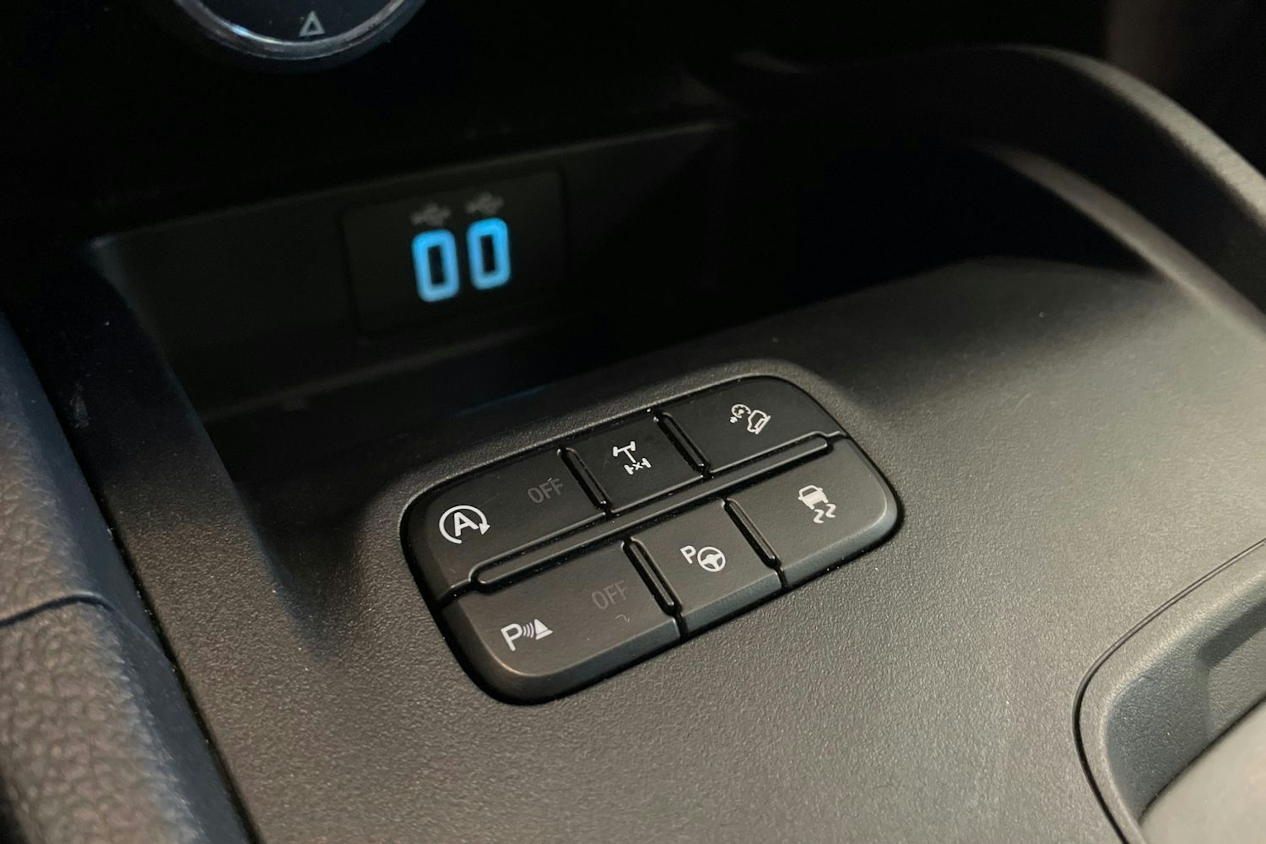 musta Ford Ranger 2020 kuva 25.