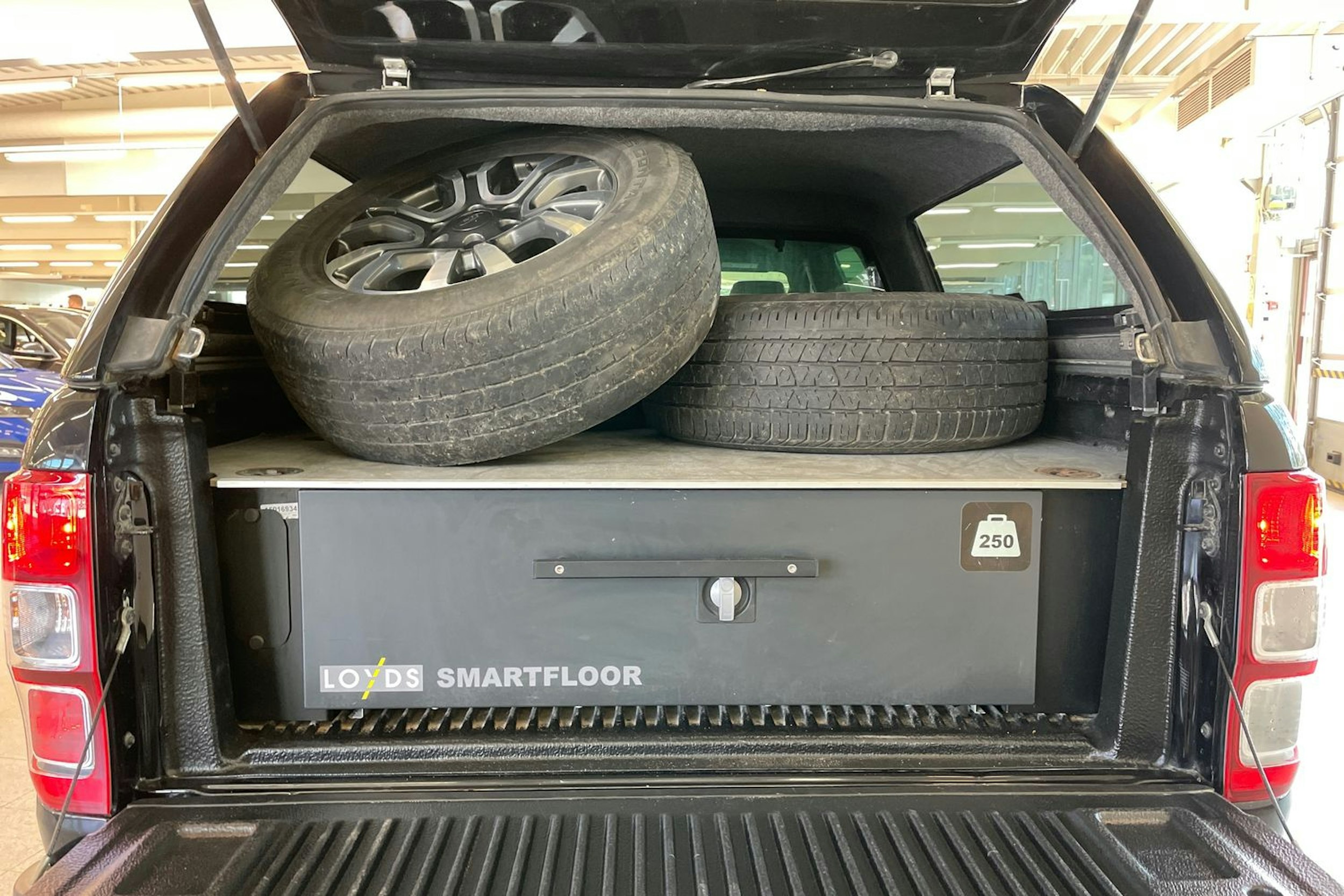 musta Ford Ranger 2020 kuva 29.