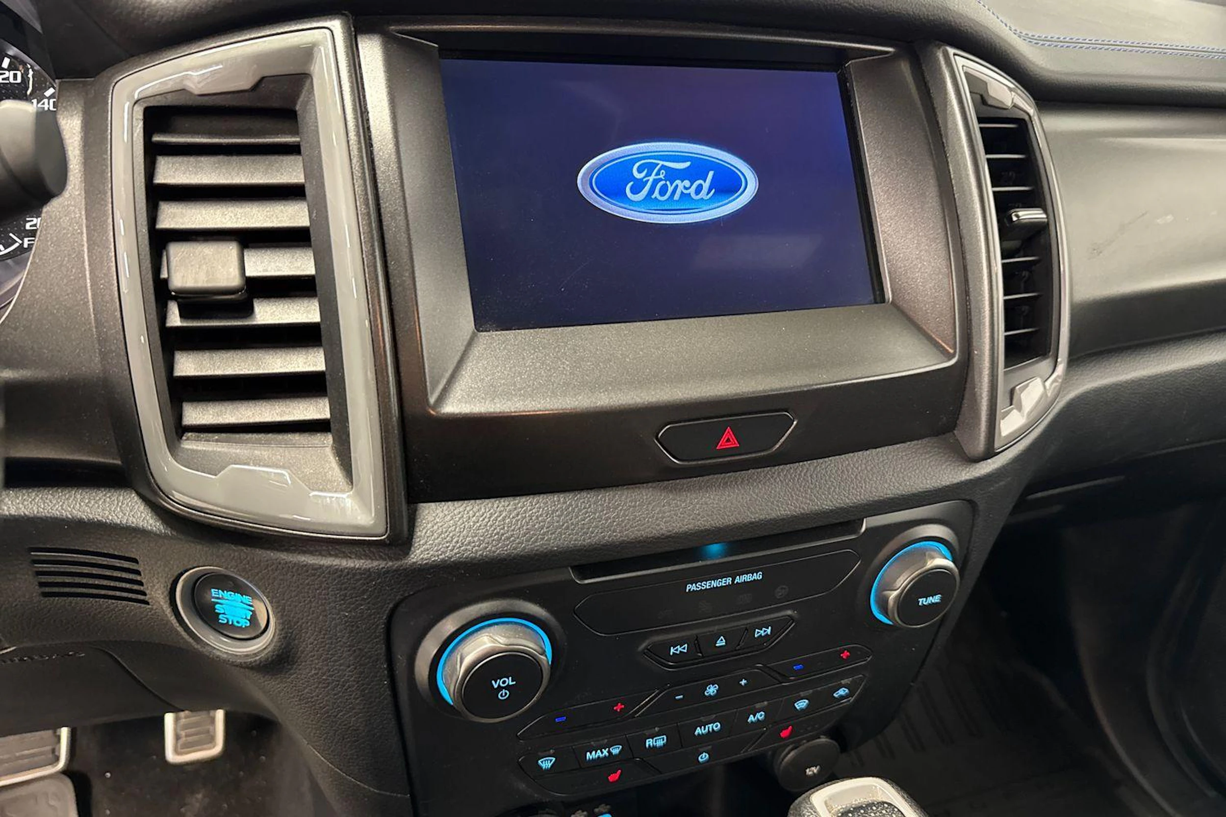 musta Ford Ranger 2020 kuva 7.