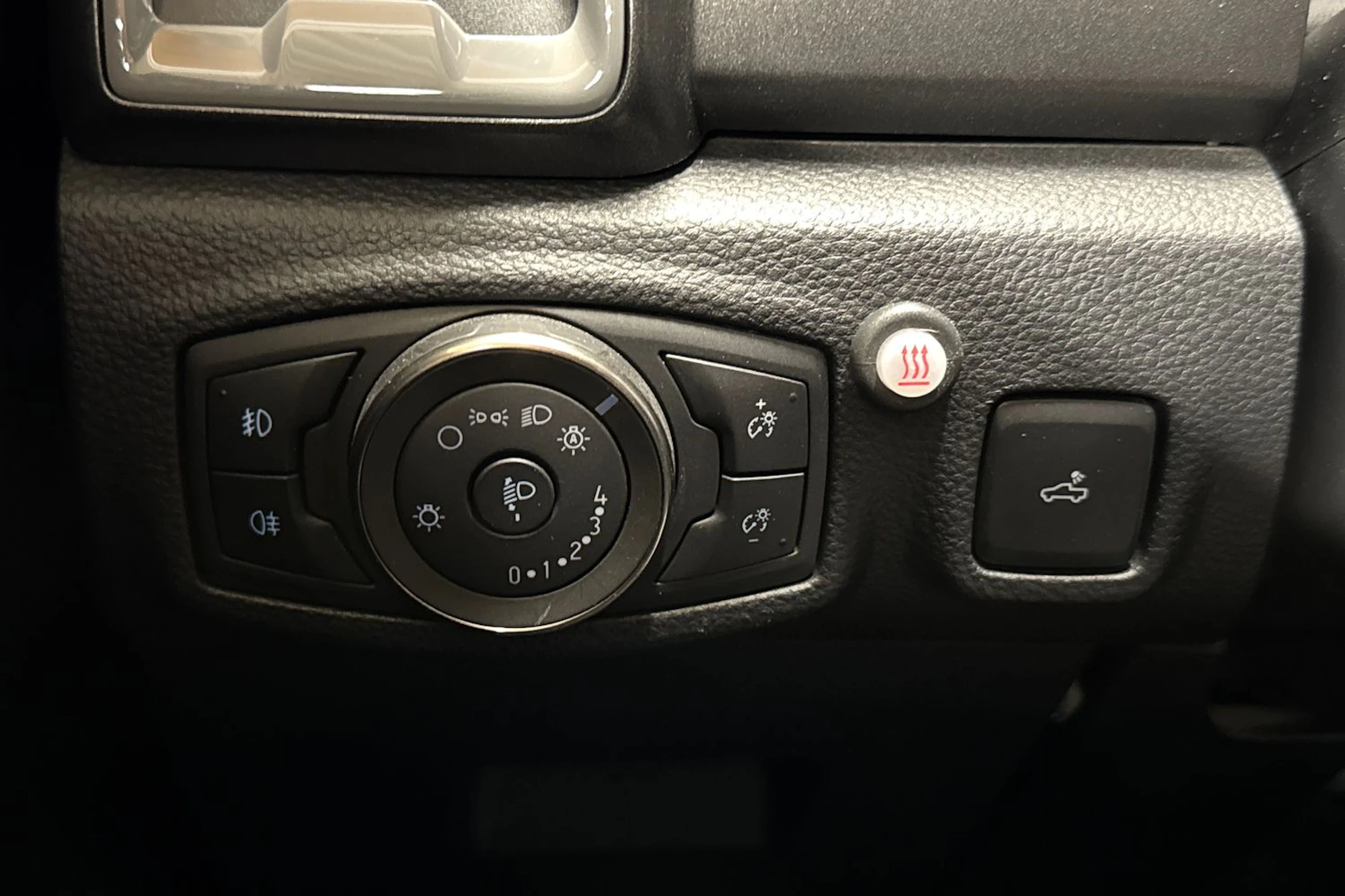 musta Ford Ranger 2020 kuva 12.