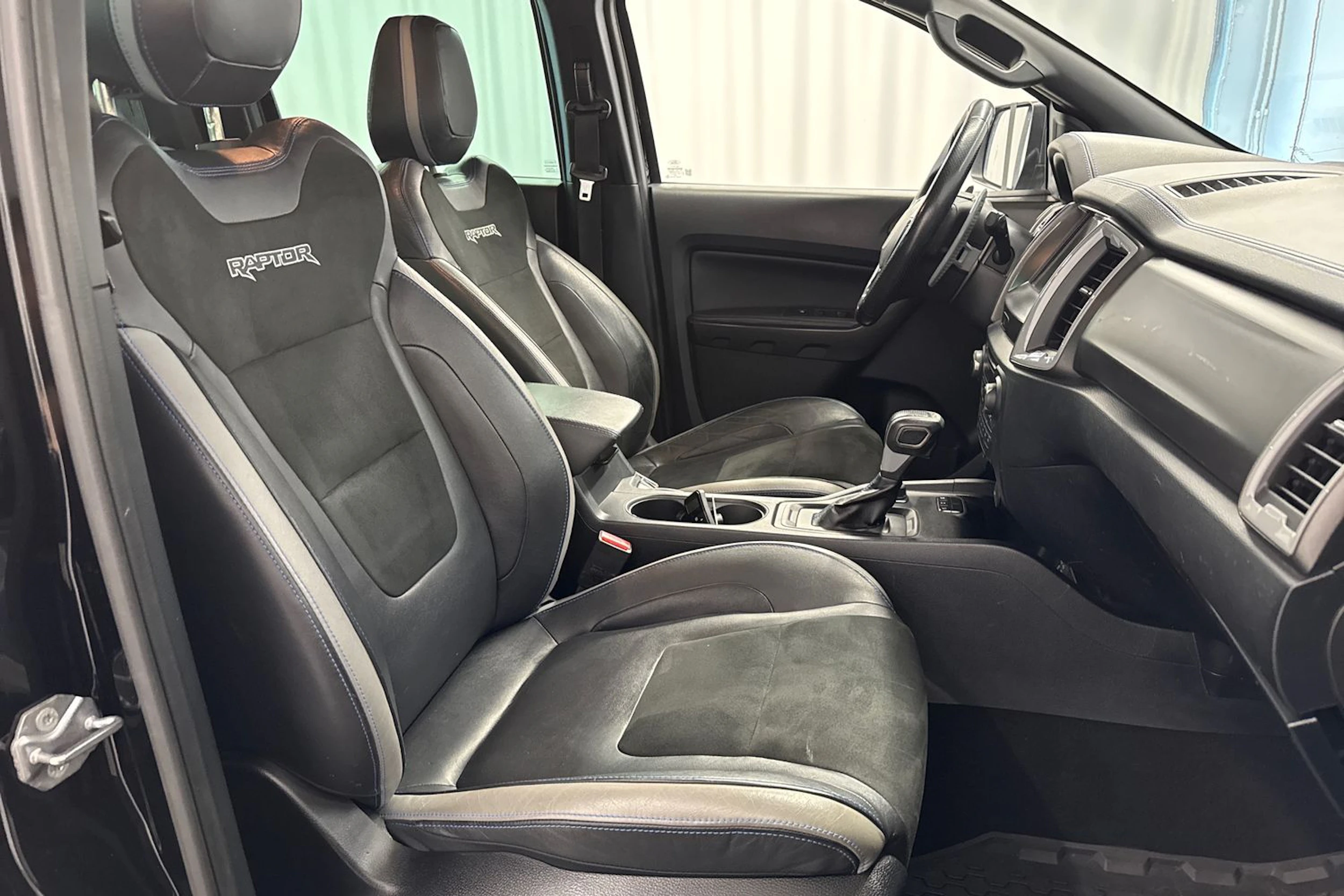 musta Ford Ranger 2020 kuva 16.