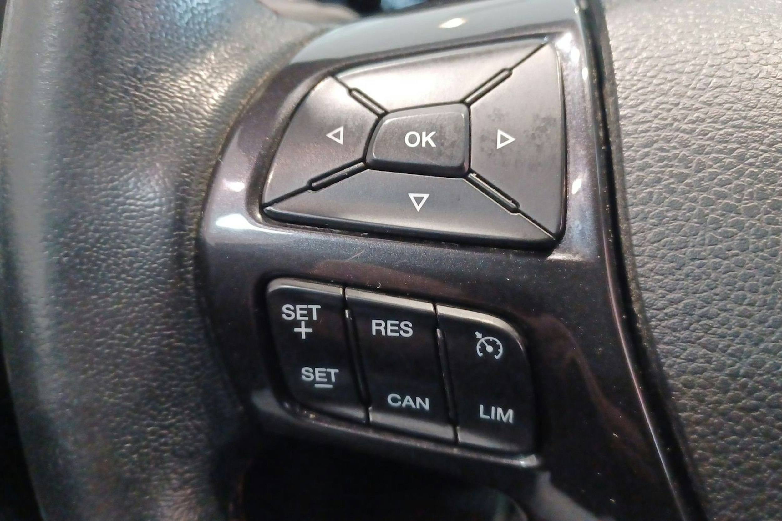 harmaa Ford Ranger 2020 kuva 17.
