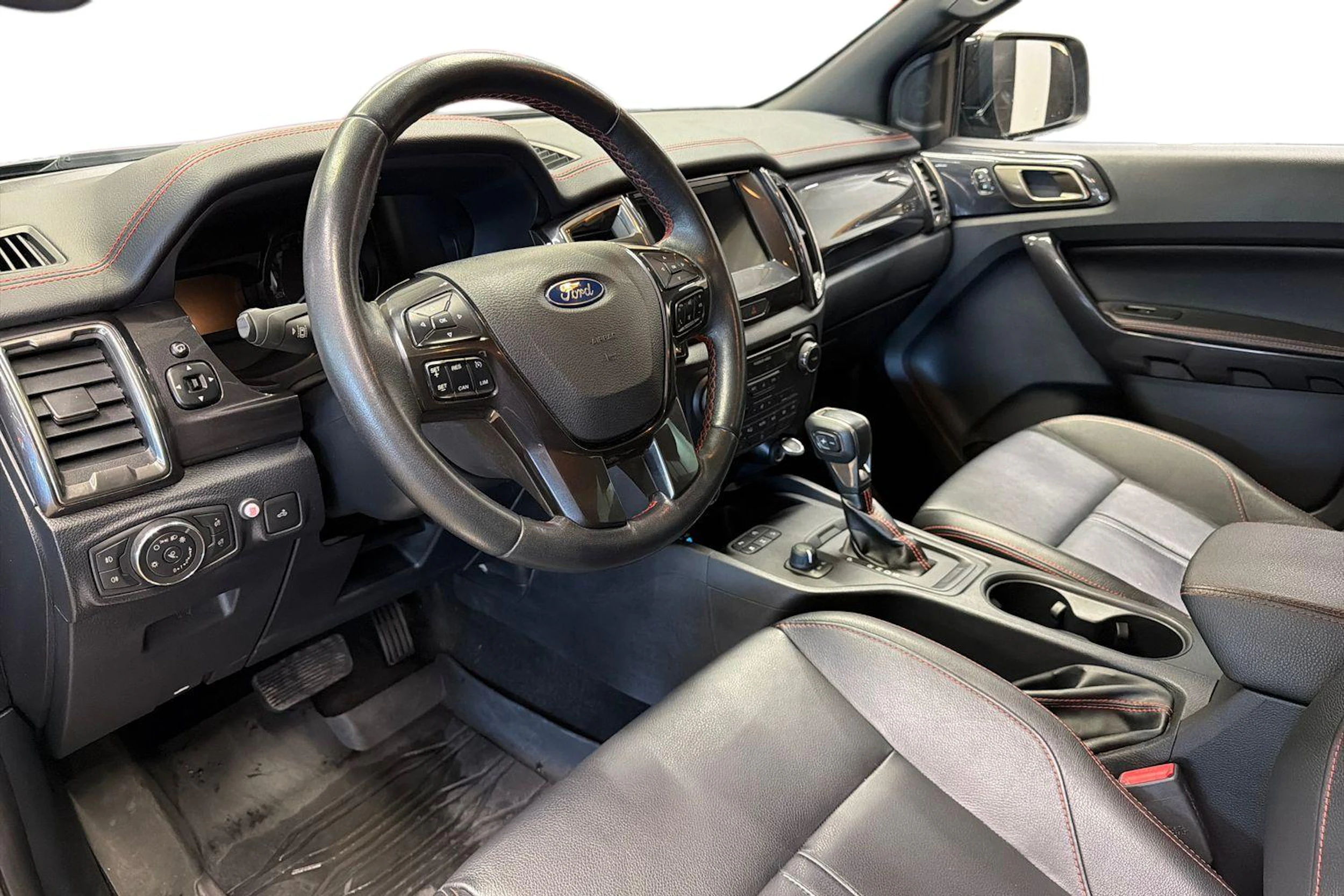 Harmaa Ford RANGER 2020 kuva 8.