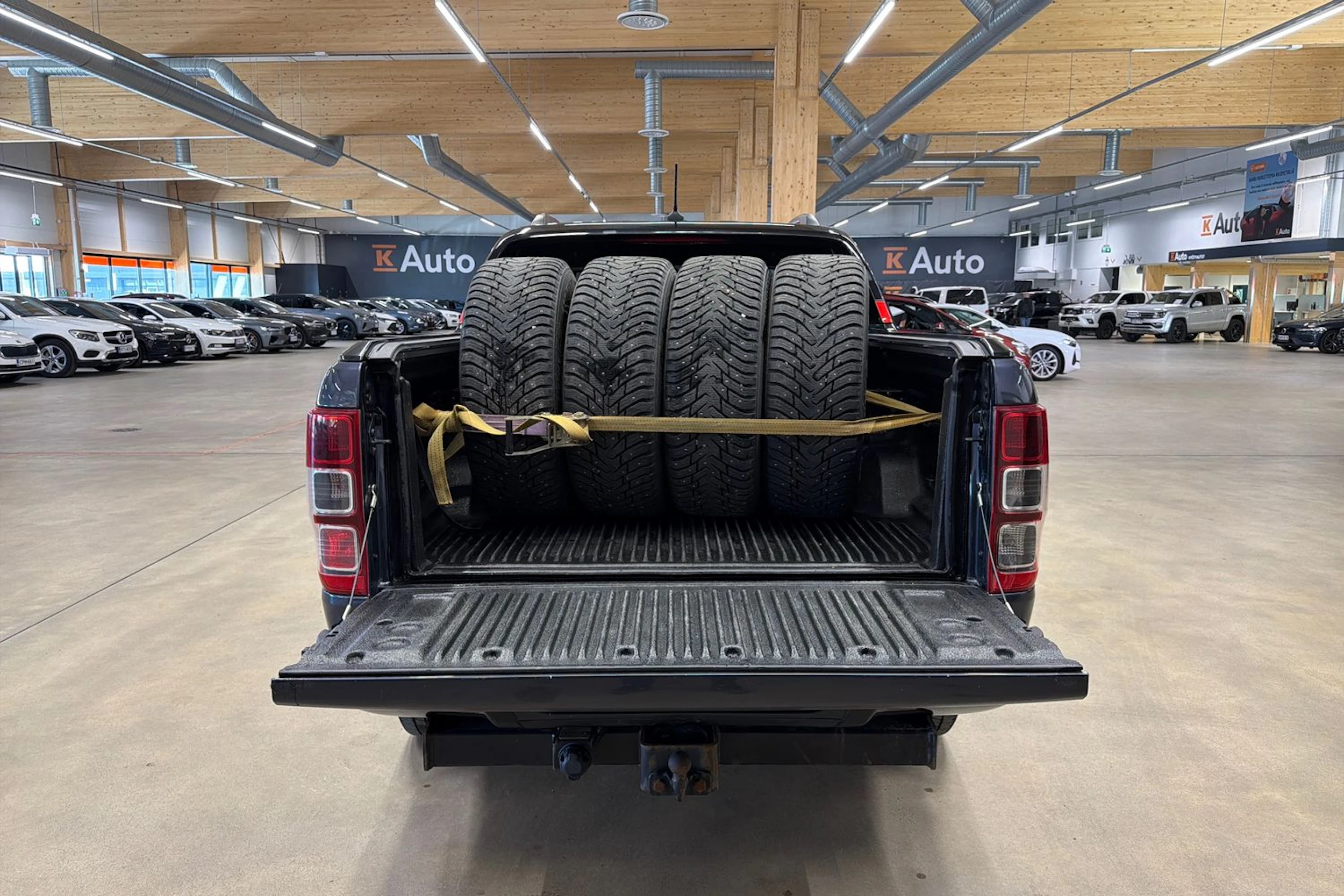 Harmaa Ford RANGER 2020 kuva 13.