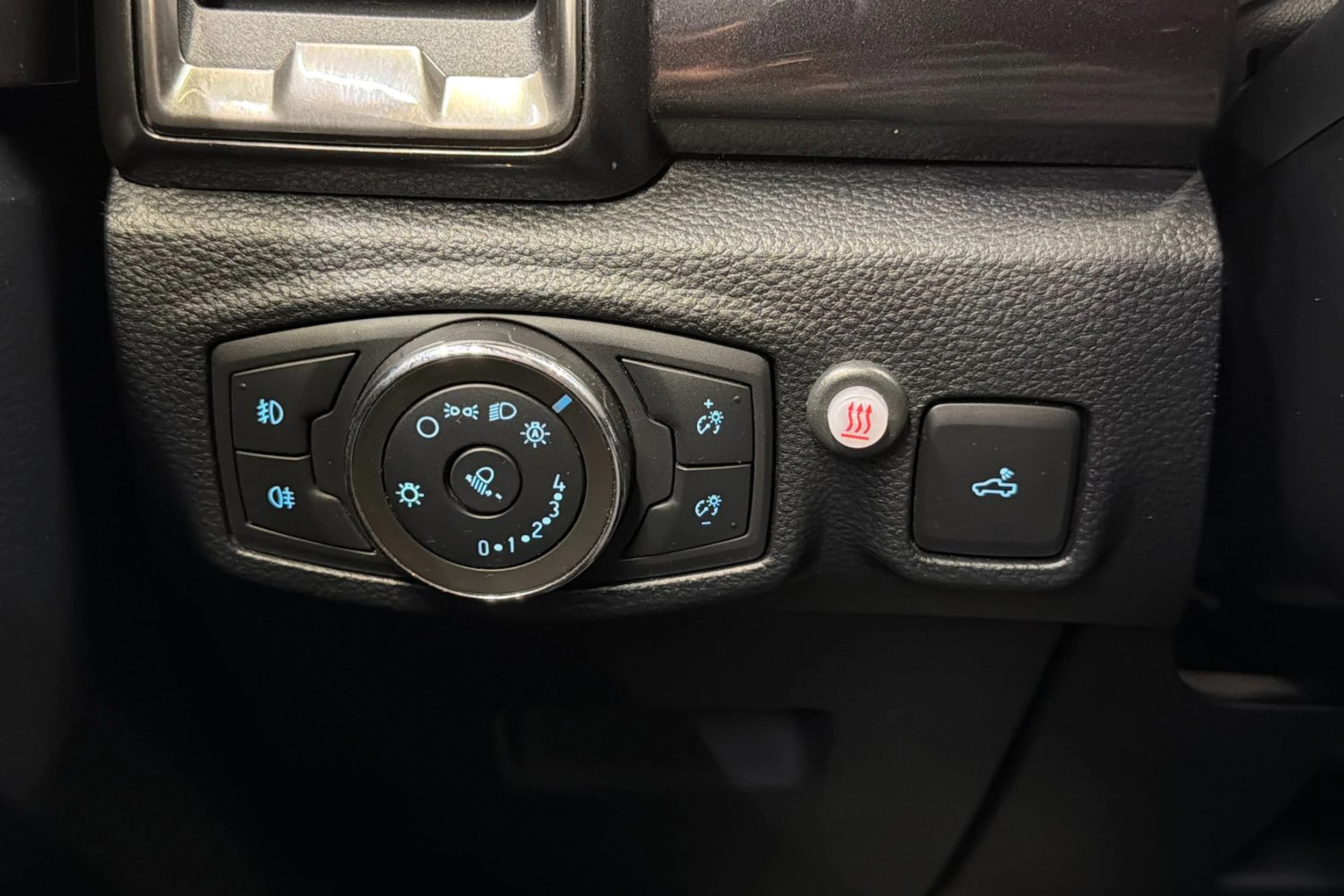 Harmaa Ford RANGER 2020 kuva 18.