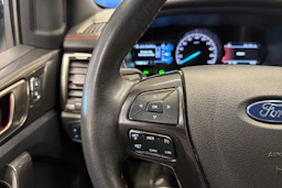 Harmaa Ford RANGER 2020 kuva 19.