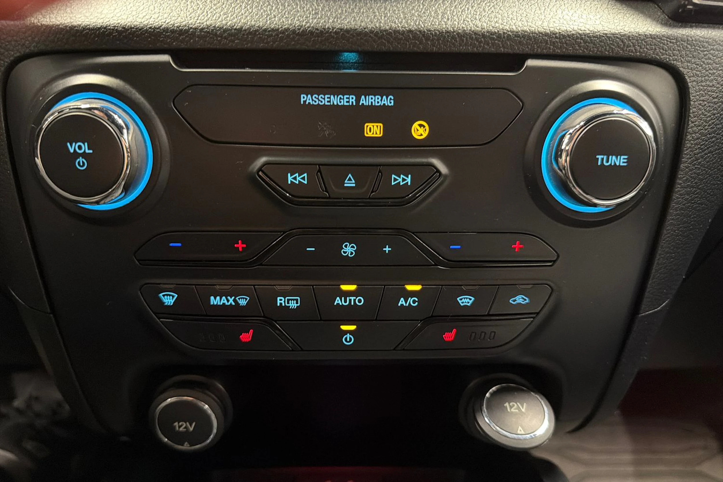 Harmaa Ford RANGER 2020 kuva 25.