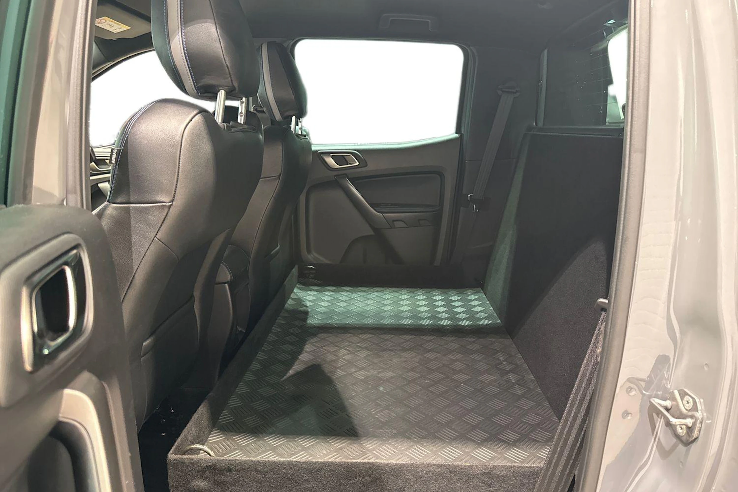 Harmaa Ford RANGER 2021 kuva 11.