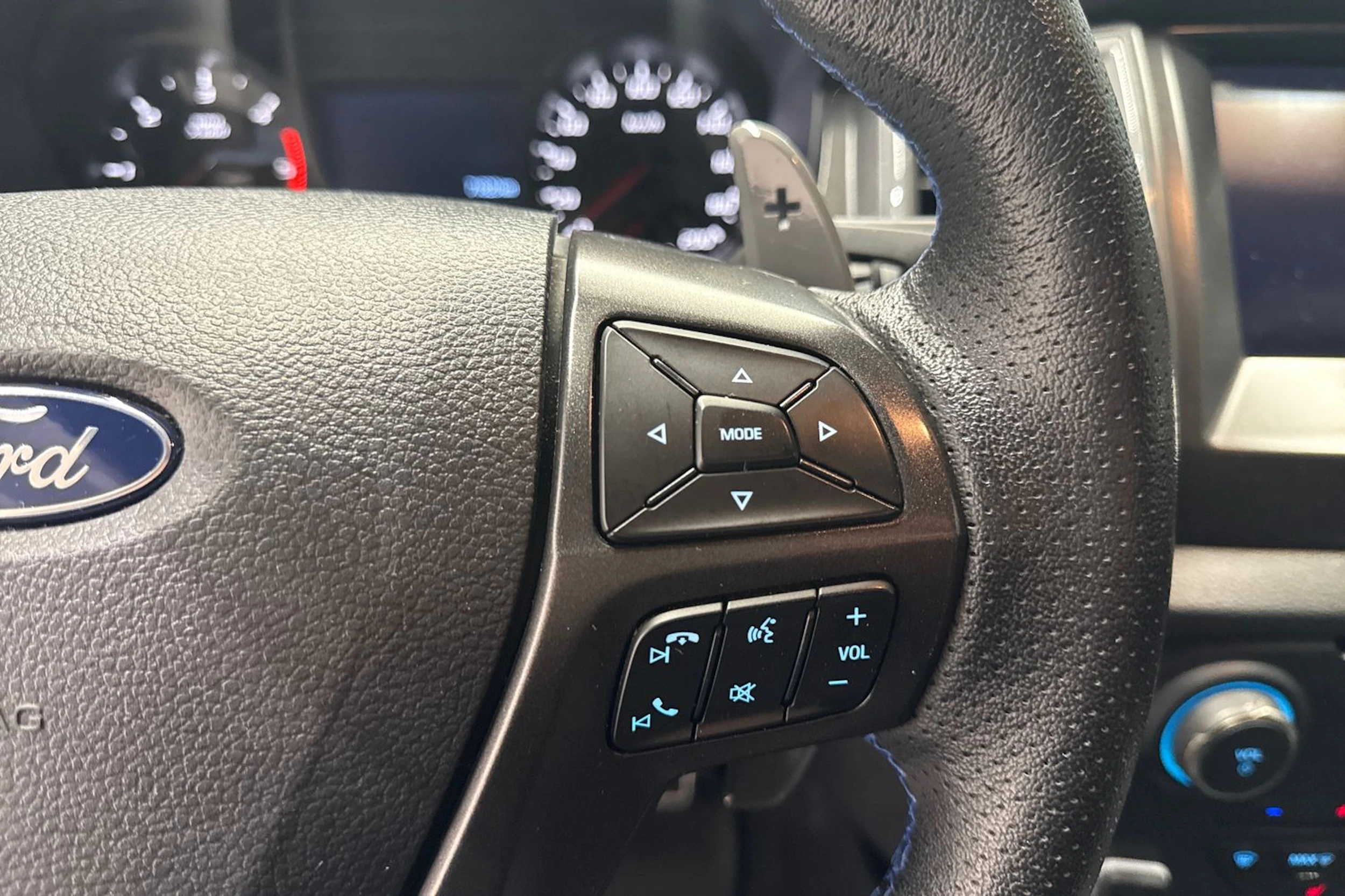 Harmaa Ford RANGER 2021 kuva 21.