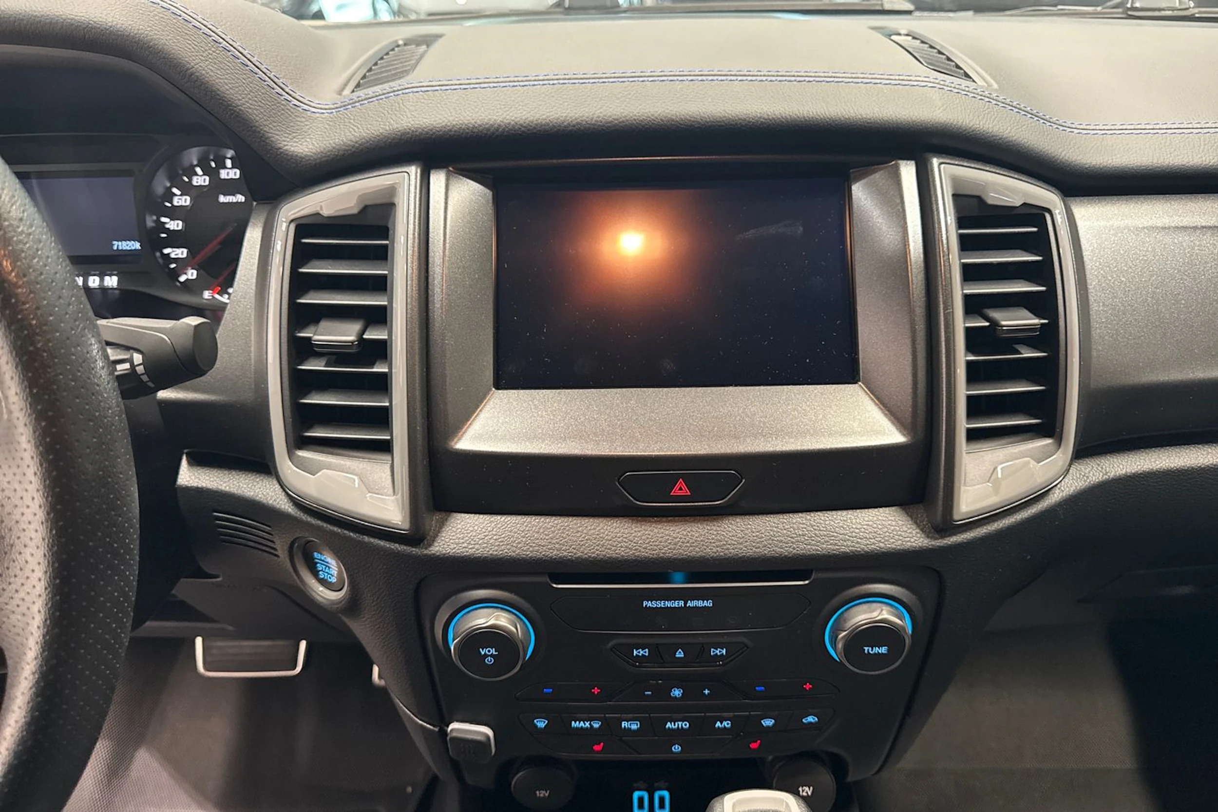 Harmaa Ford RANGER 2021 kuva 22.