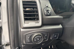 Harmaa Ford RANGER 2021 kuva 23.