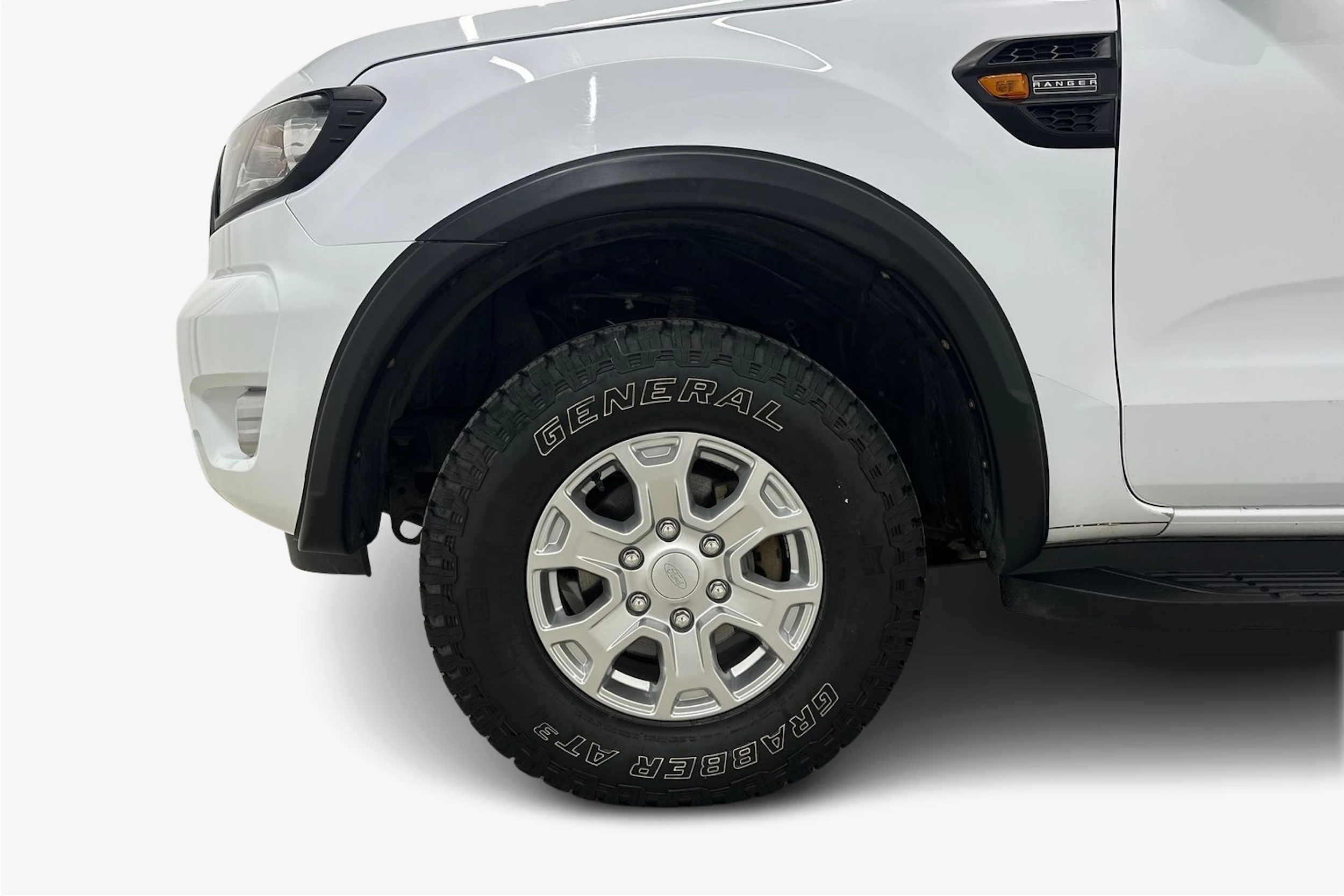 valkoinen Ford Ranger 2021 kuva 9.