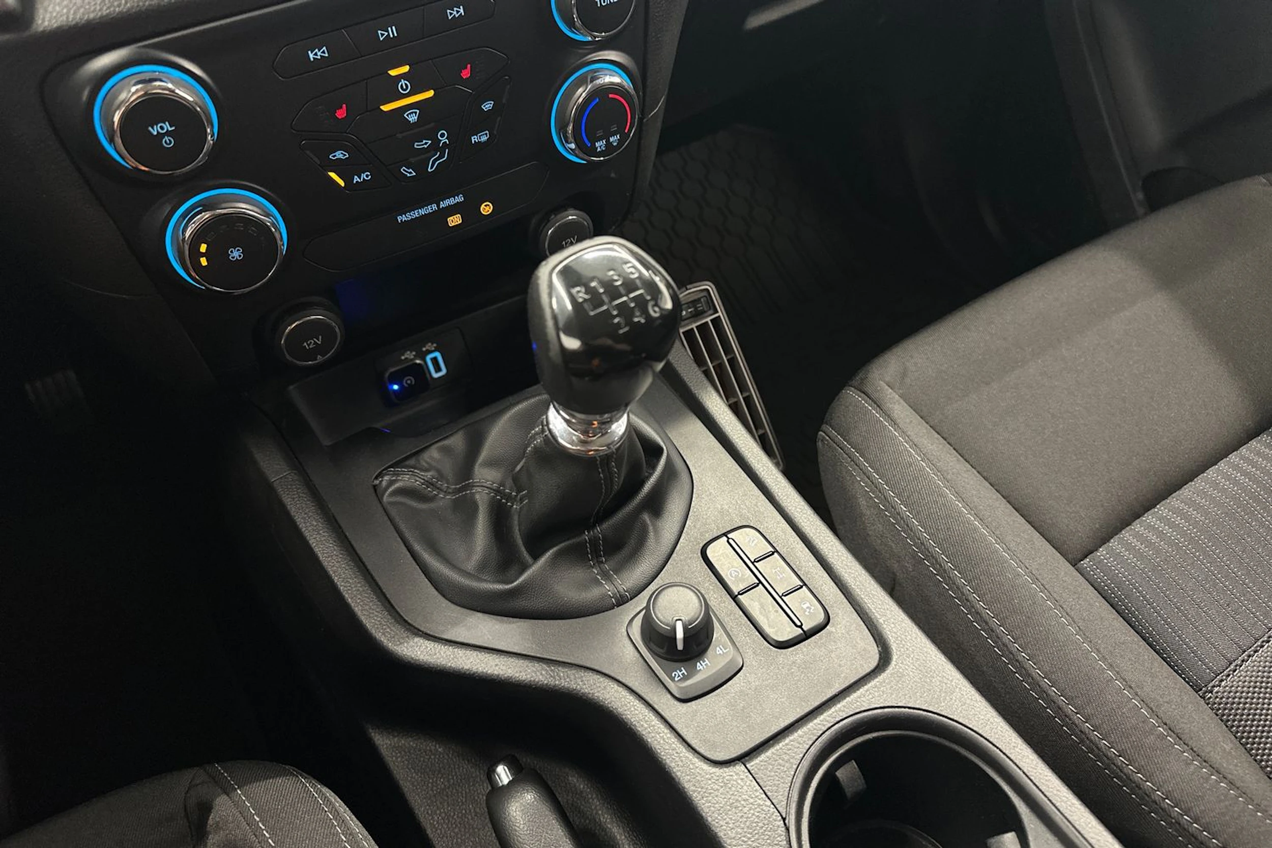 valkoinen Ford Ranger 2021 kuva 24.