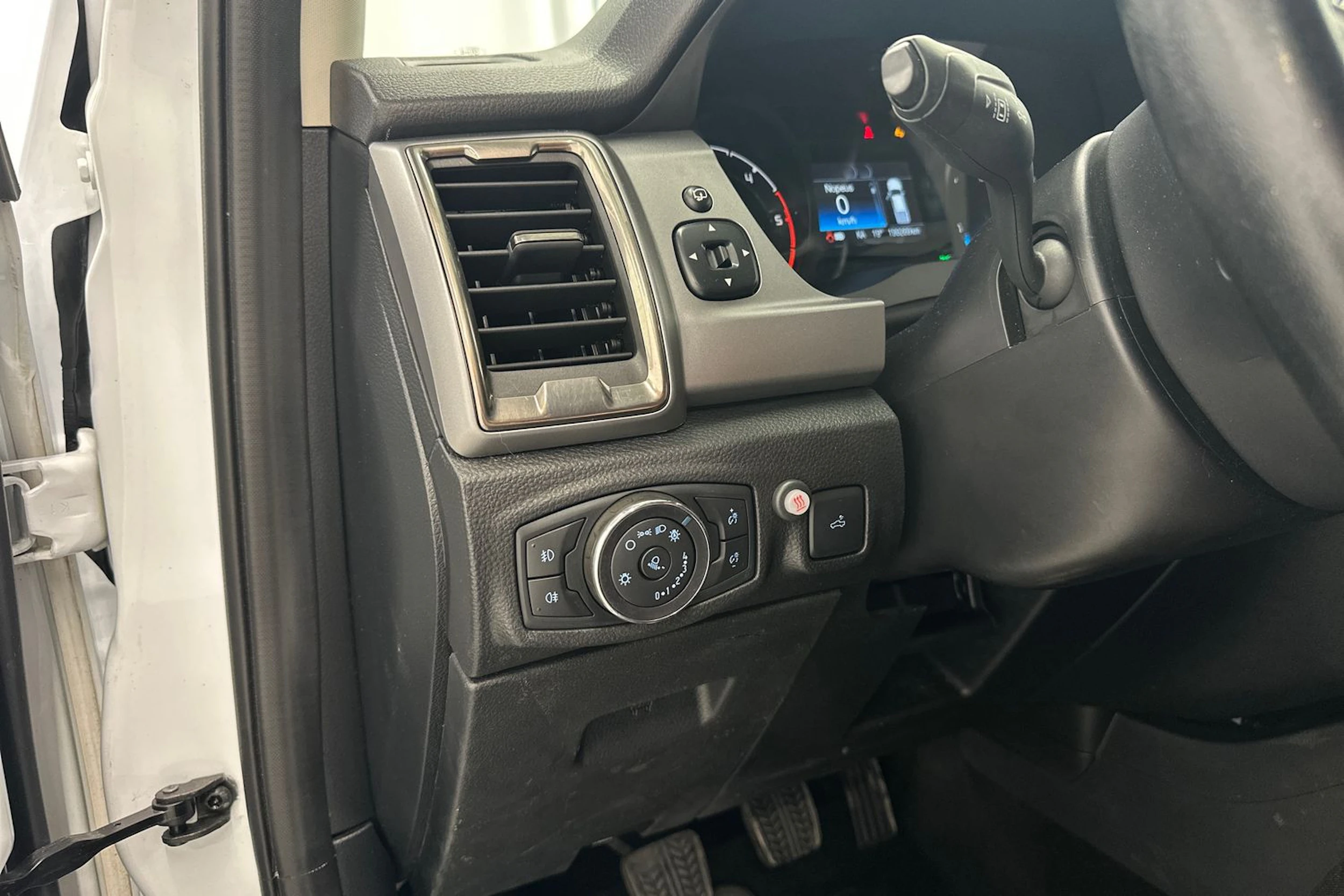 valkoinen Ford Ranger 2021 kuva 26.