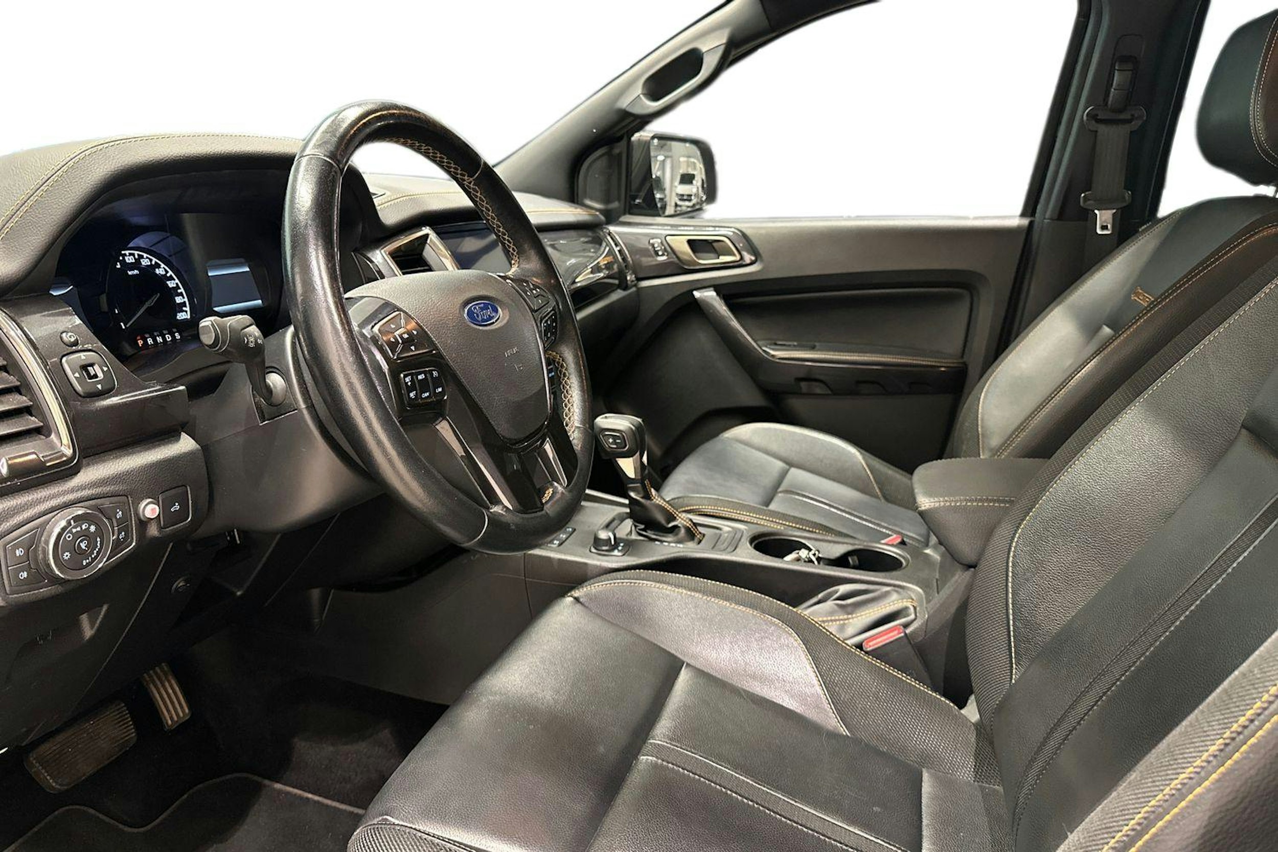 musta Ford Ranger 2021 kuva 7.