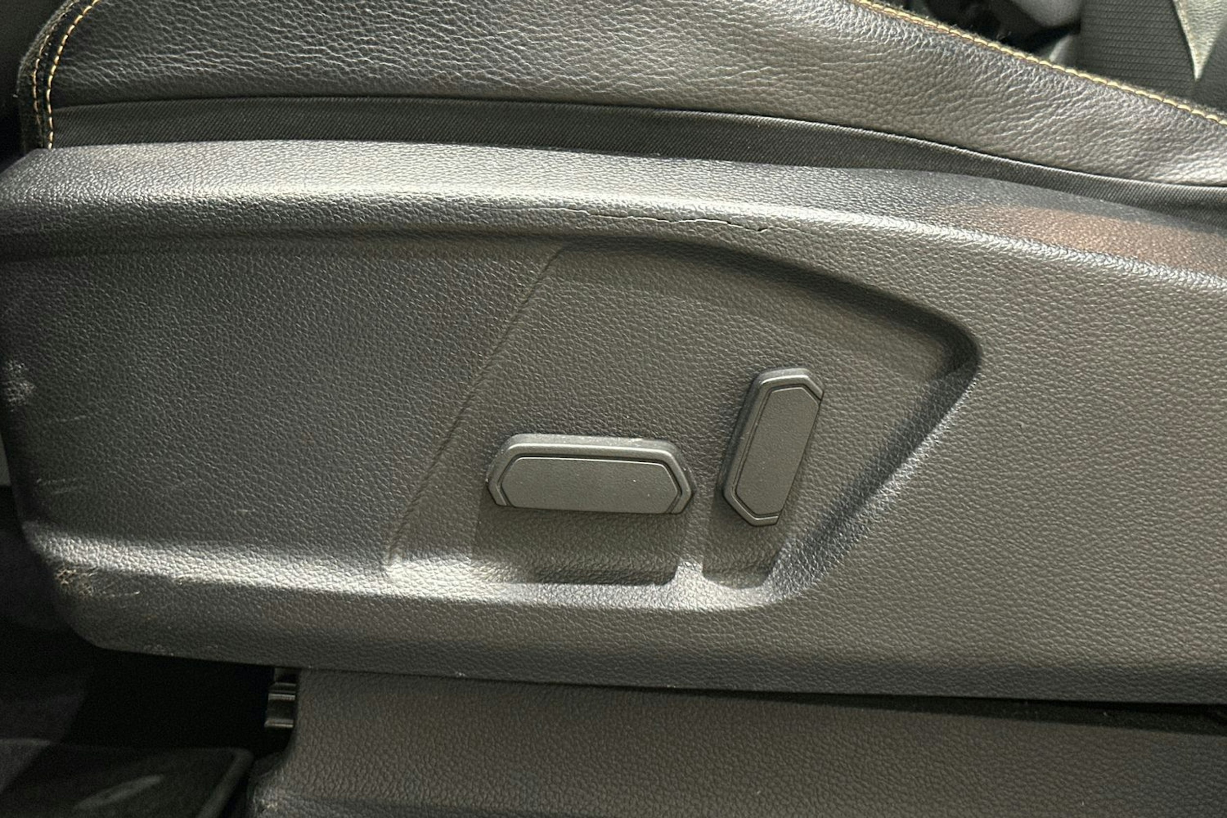 musta Ford Ranger 2021 kuva 14.