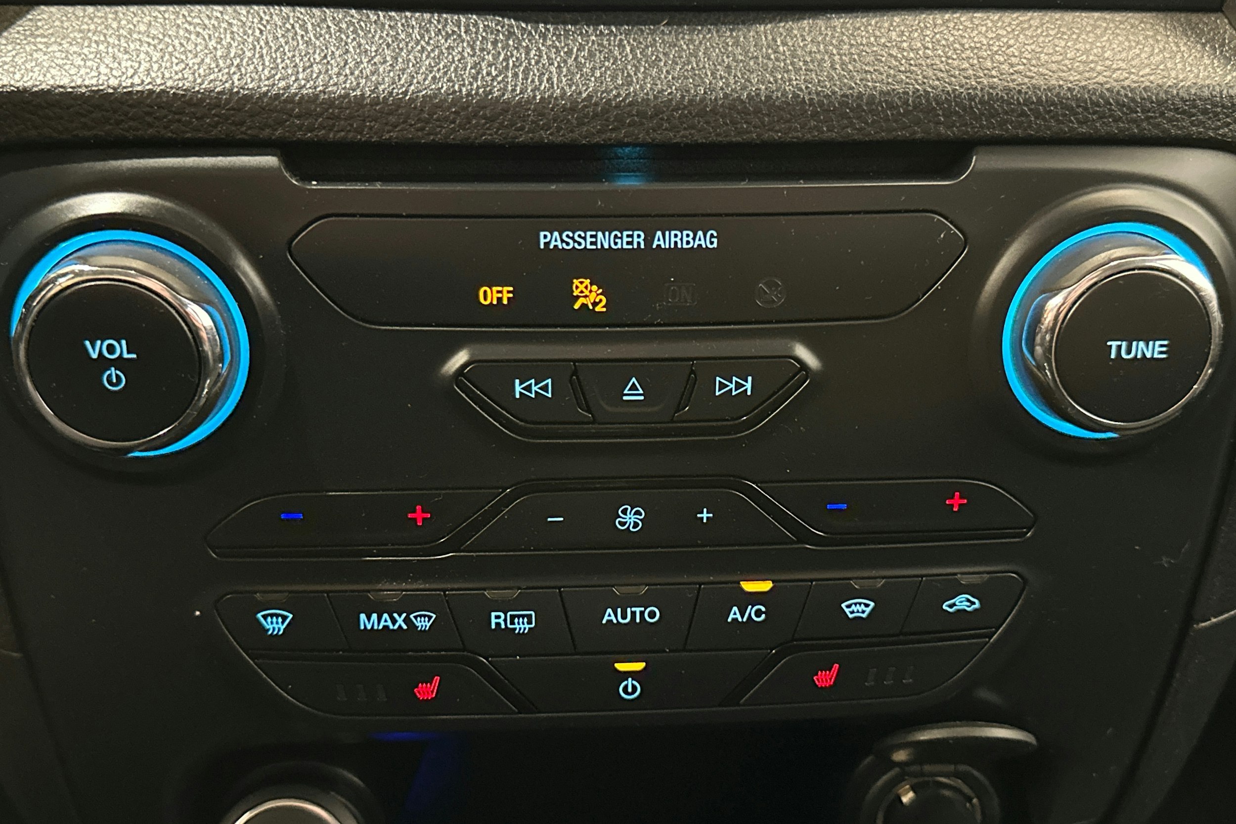 musta Ford Ranger 2021 kuva 21.