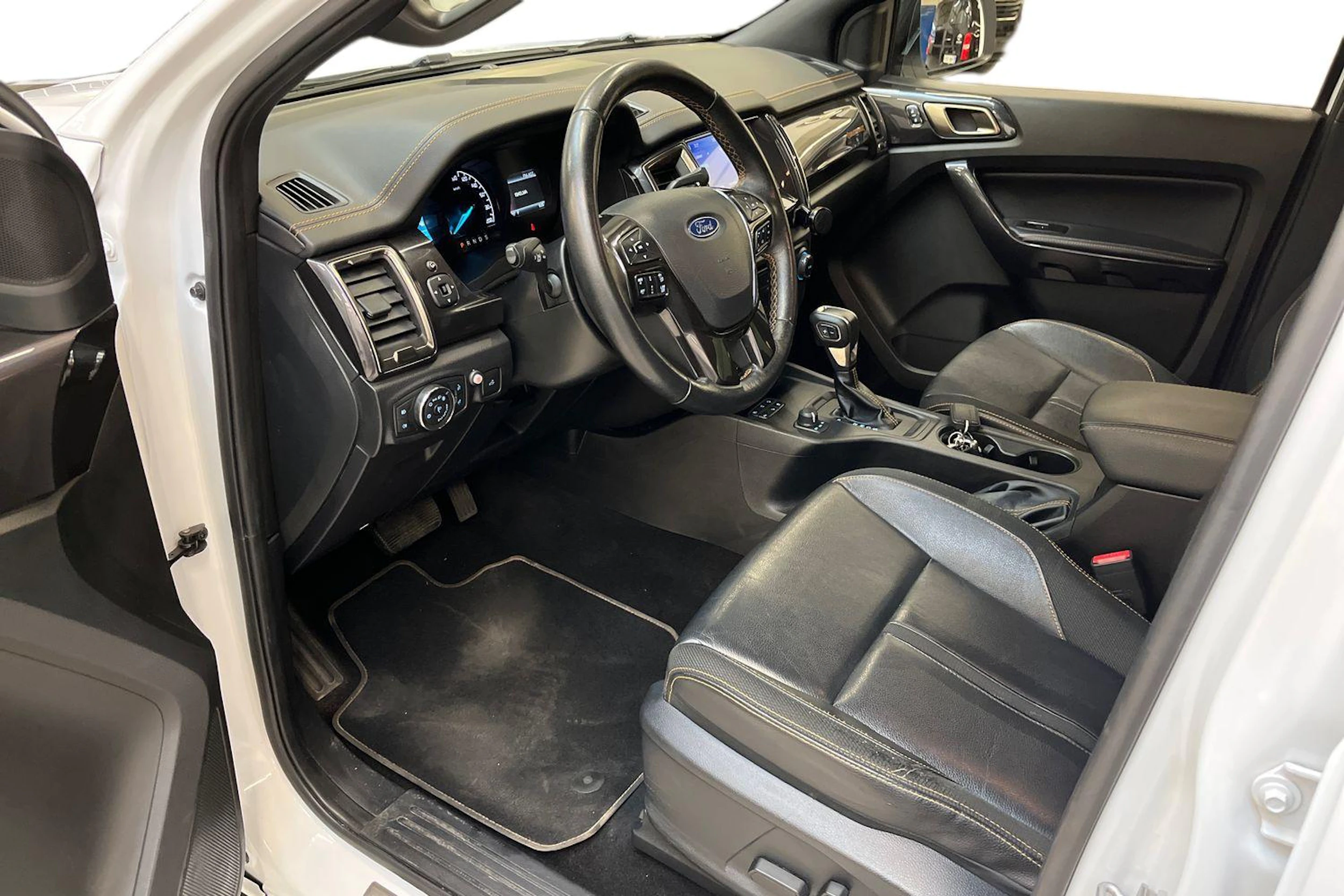 valkoinen Ford Ranger 2021 kuva 8.