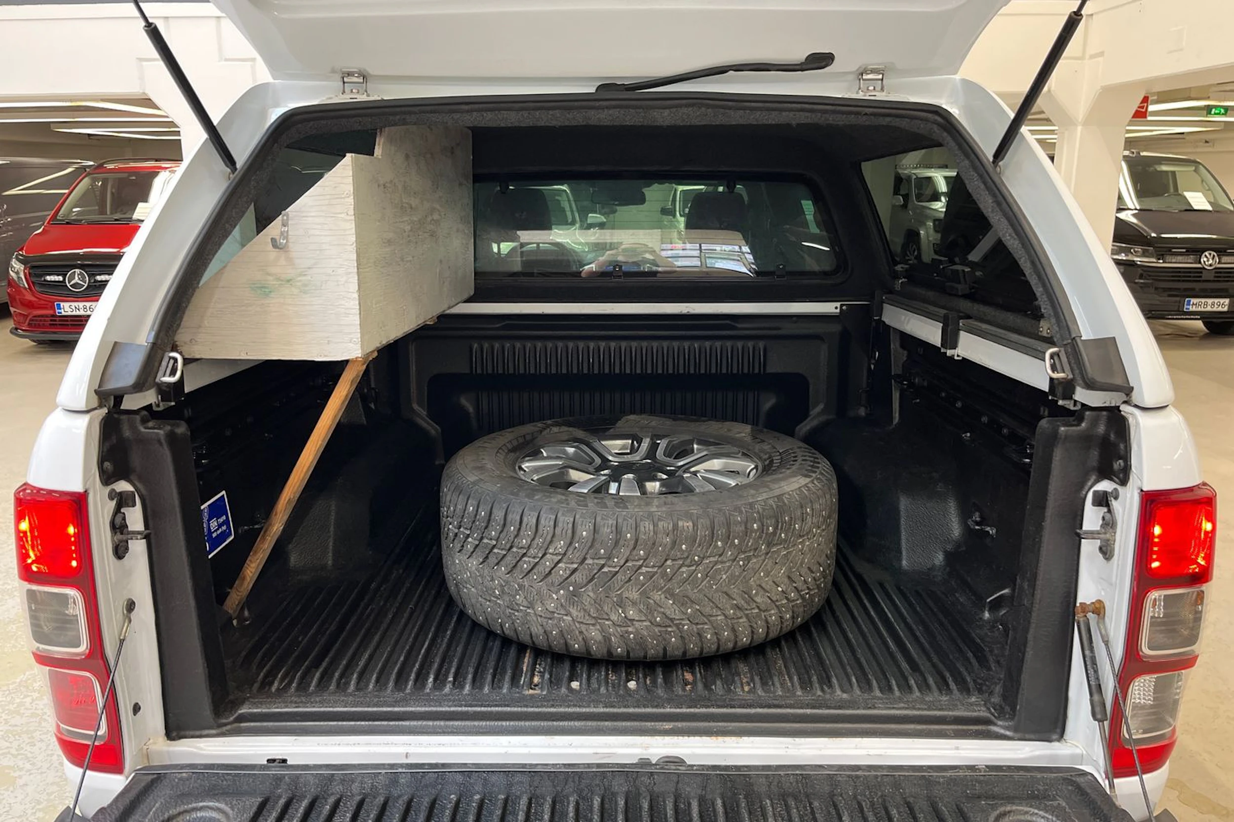 valkoinen Ford Ranger 2021 kuva 13.
