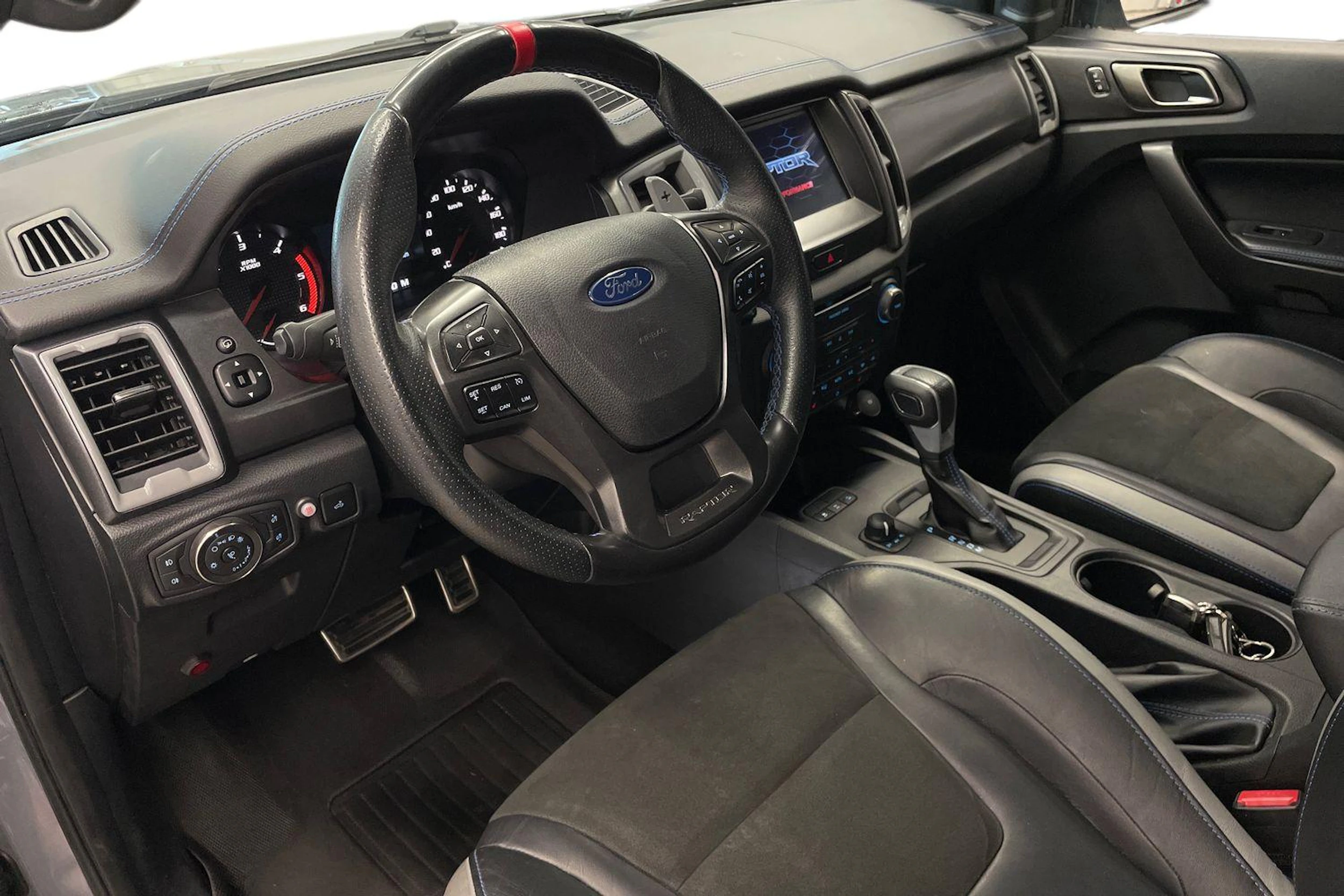 Harmaa Ford RANGER 2021 kuva 6.