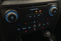 Harmaa Ford RANGER 2021 kuva 20.