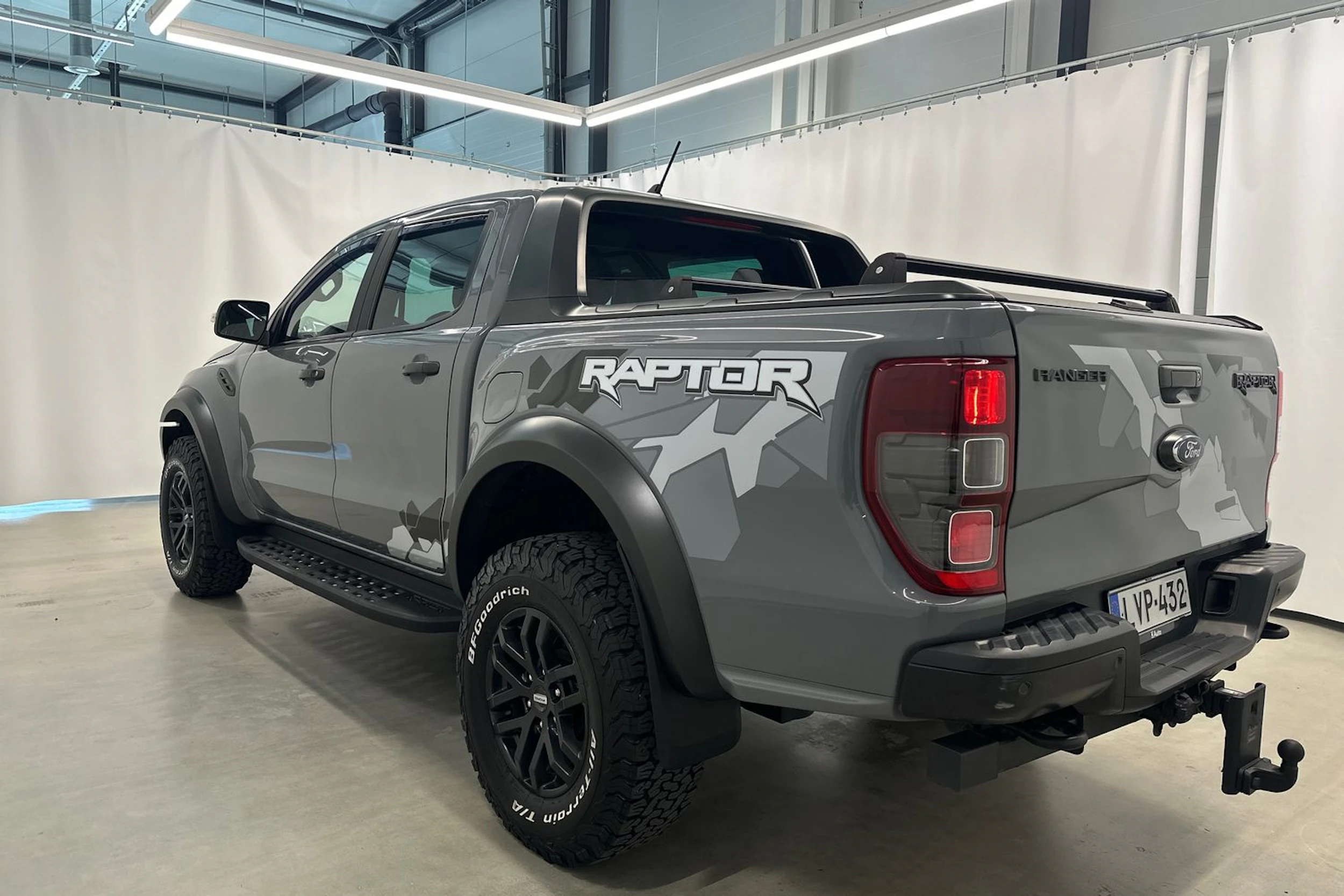 Harmaa Ford RANGER 2021 kuva 31.