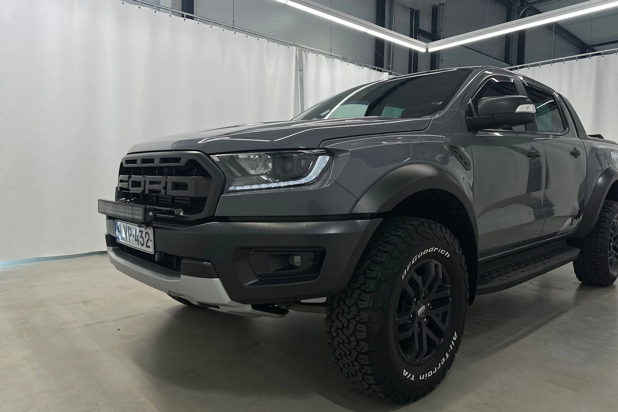 Harmaa Ford RANGER 2021 kuva 32.