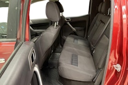 punainen Ford Ranger 2021 kuva 11.