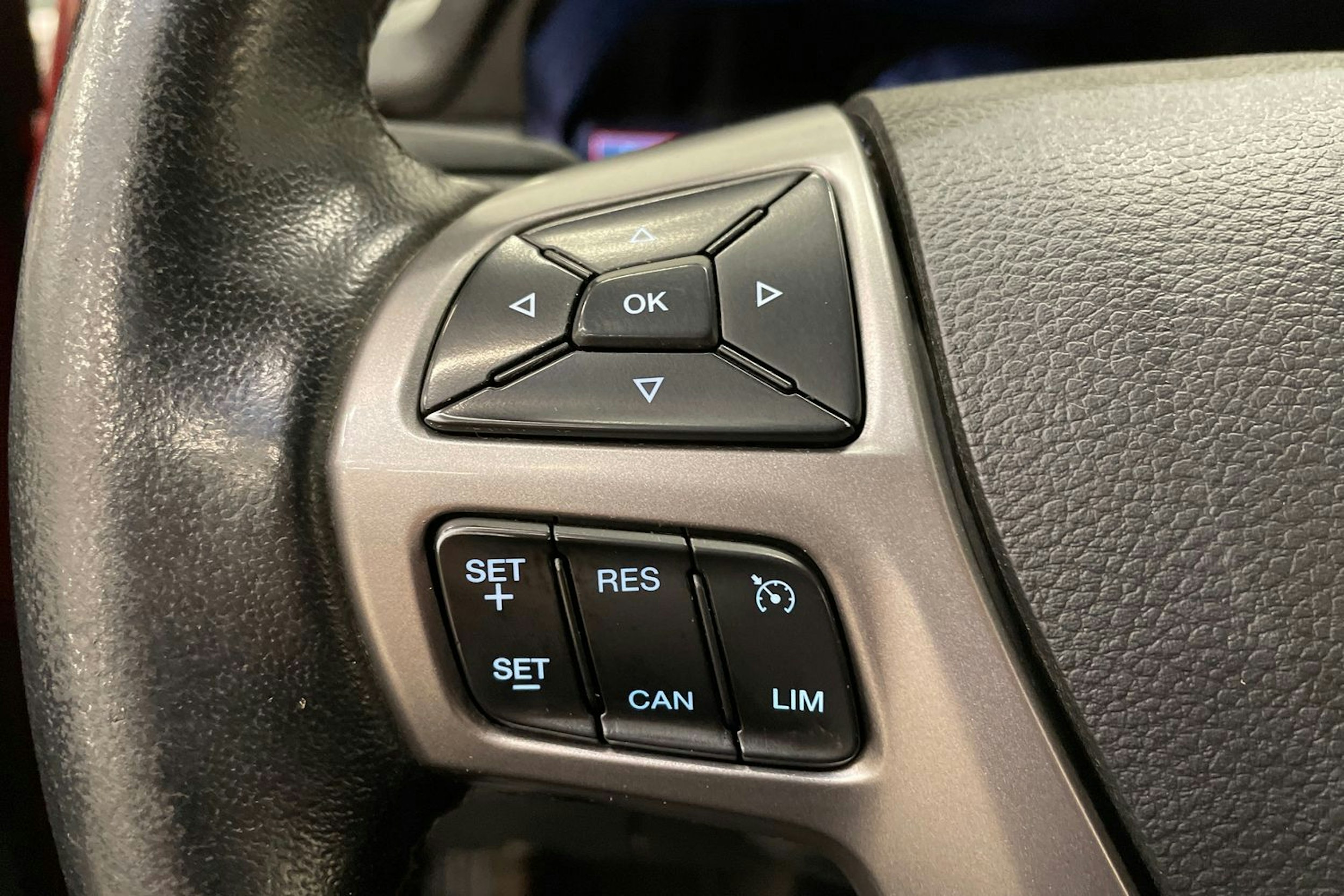 punainen Ford Ranger 2021 kuva 21.