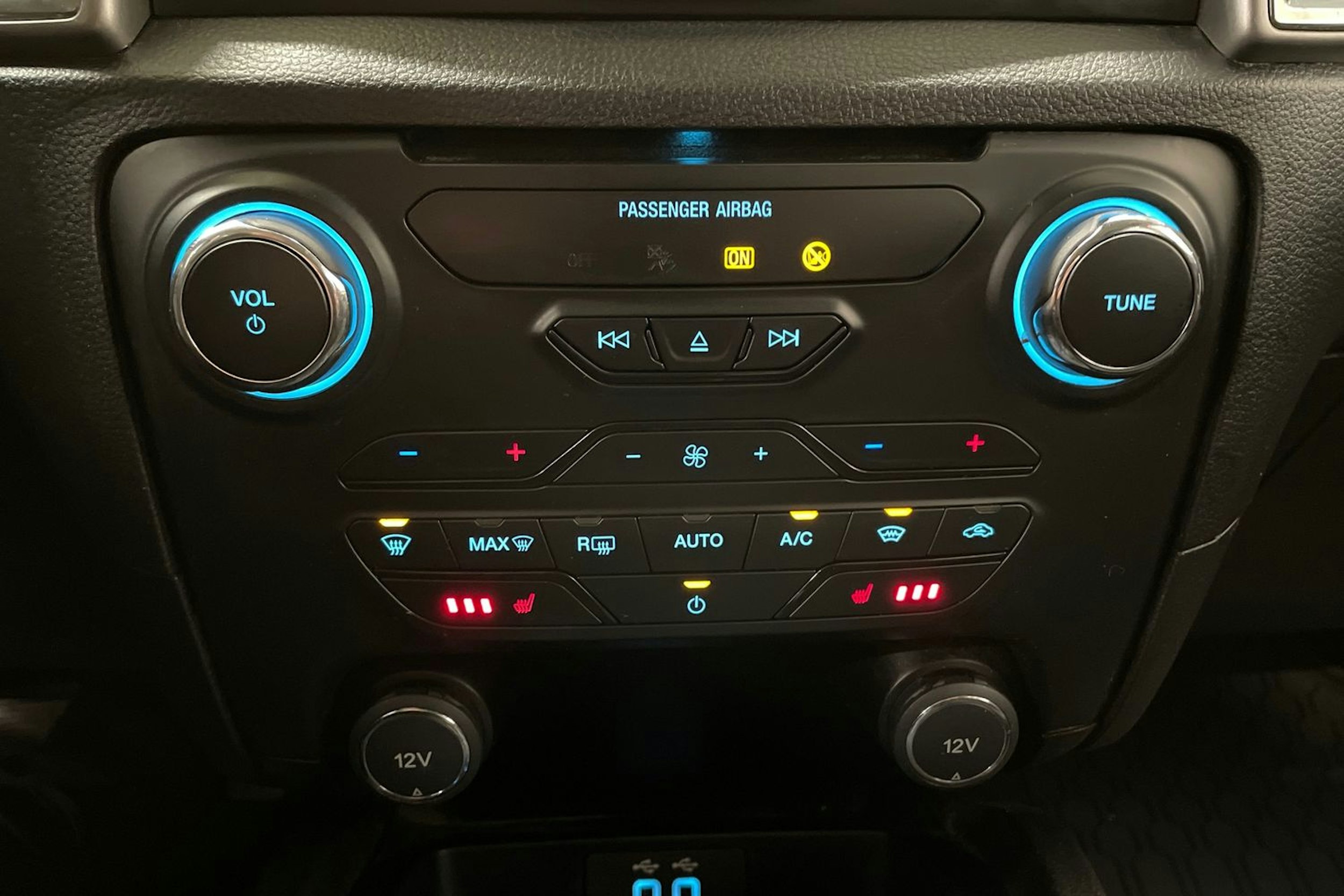 punainen Ford Ranger 2021 kuva 25.