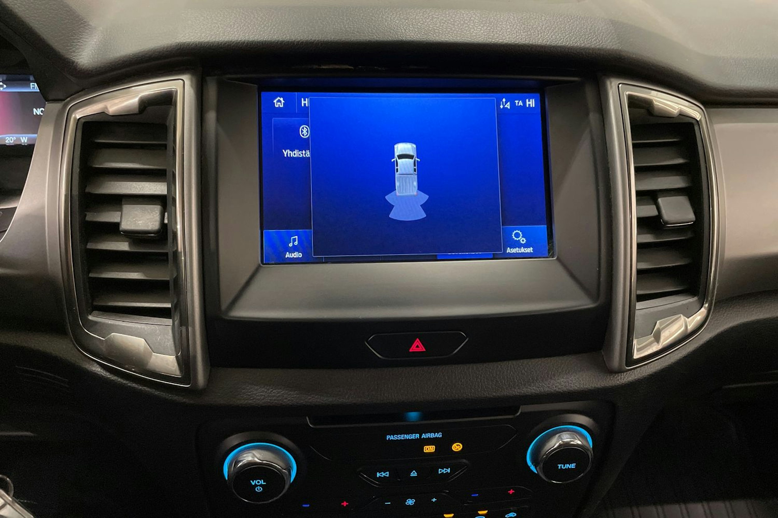 punainen Ford Ranger 2021 kuva 26.