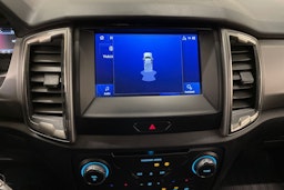 punainen Ford Ranger 2021 kuva 26.