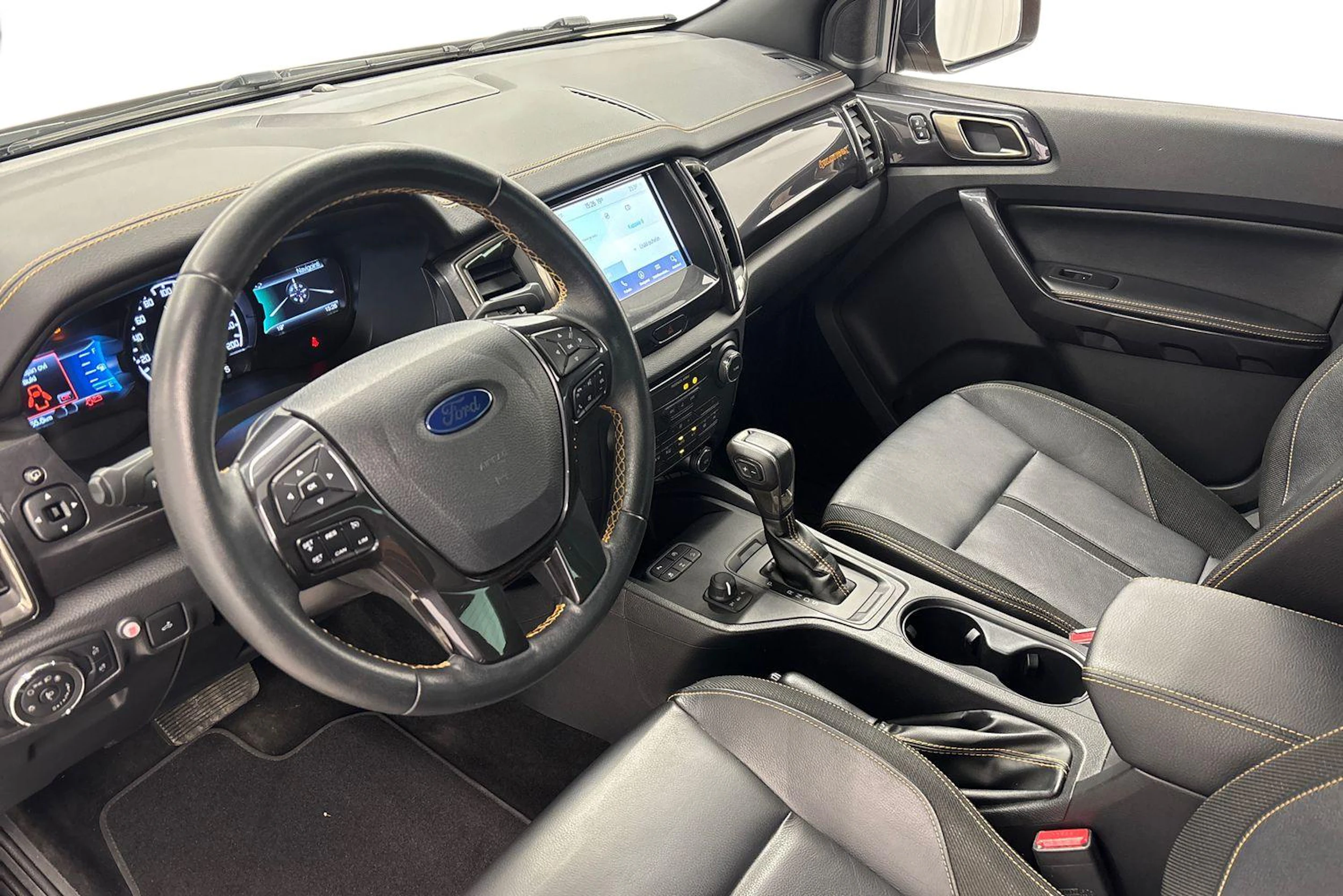 oranssi Ford Ranger 2021 kuva 6.