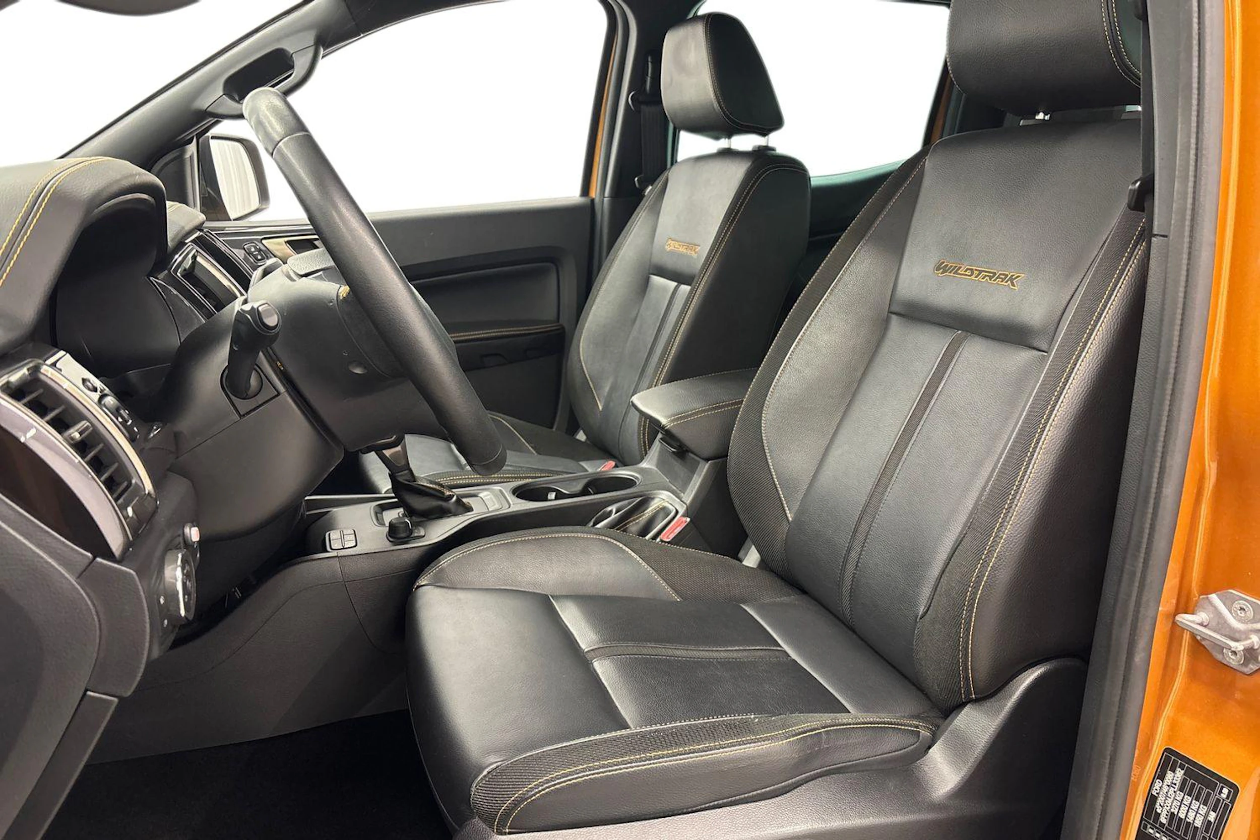 oranssi Ford Ranger 2021 kuva 8.