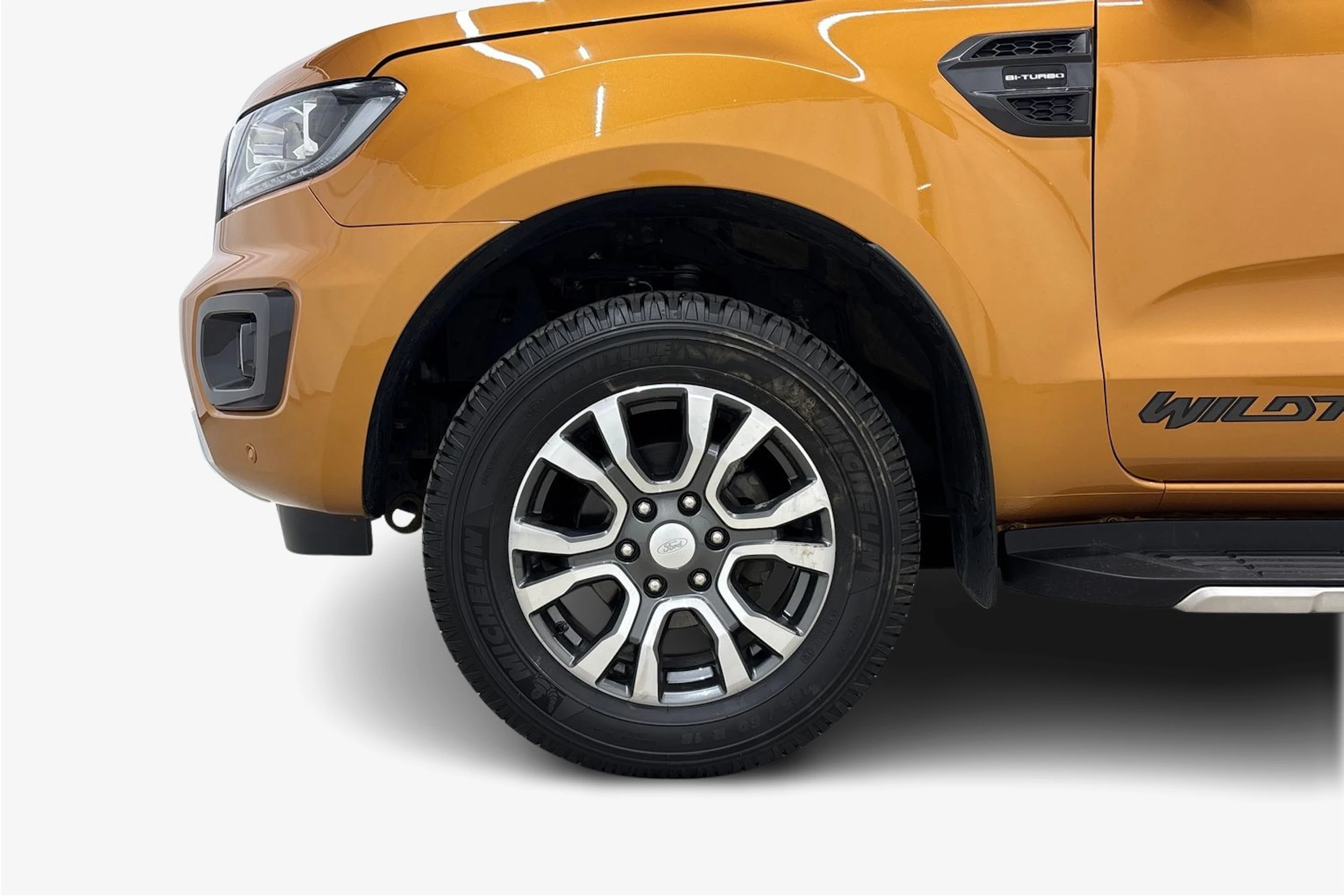 oranssi Ford Ranger 2021 kuva 9.