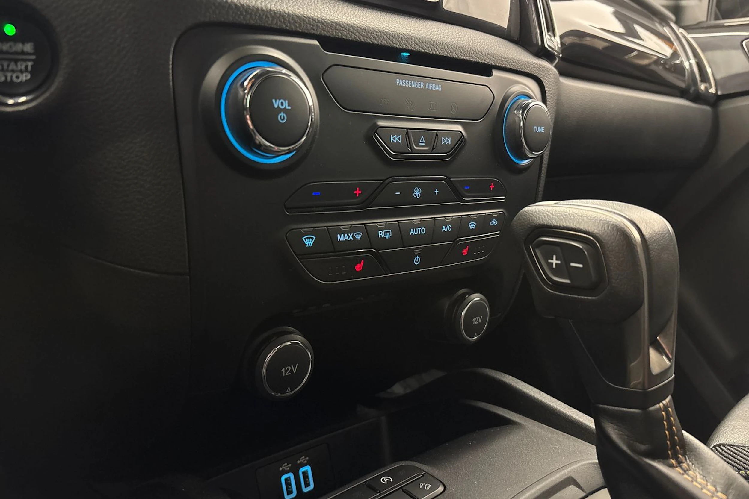 oranssi Ford Ranger 2021 kuva 20.